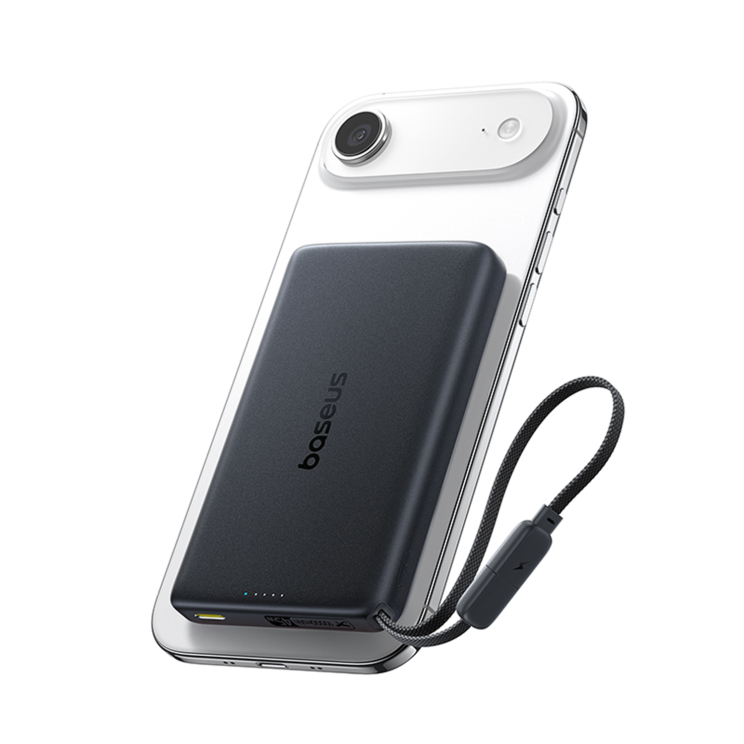 Batería externa Baseus negra unida a un smartphone blanco con cámaras.