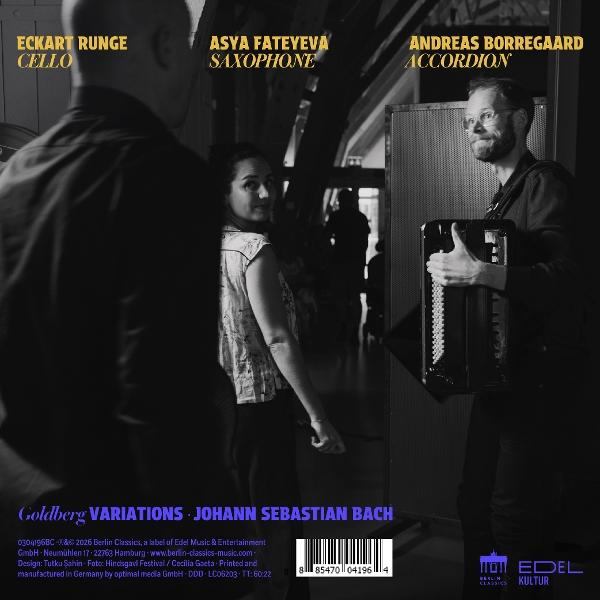 Drei Musiker: Eckart Runge (Cello), Asya Fateyeva (Saxophon), Andreas Borregaard (Akkordeon).