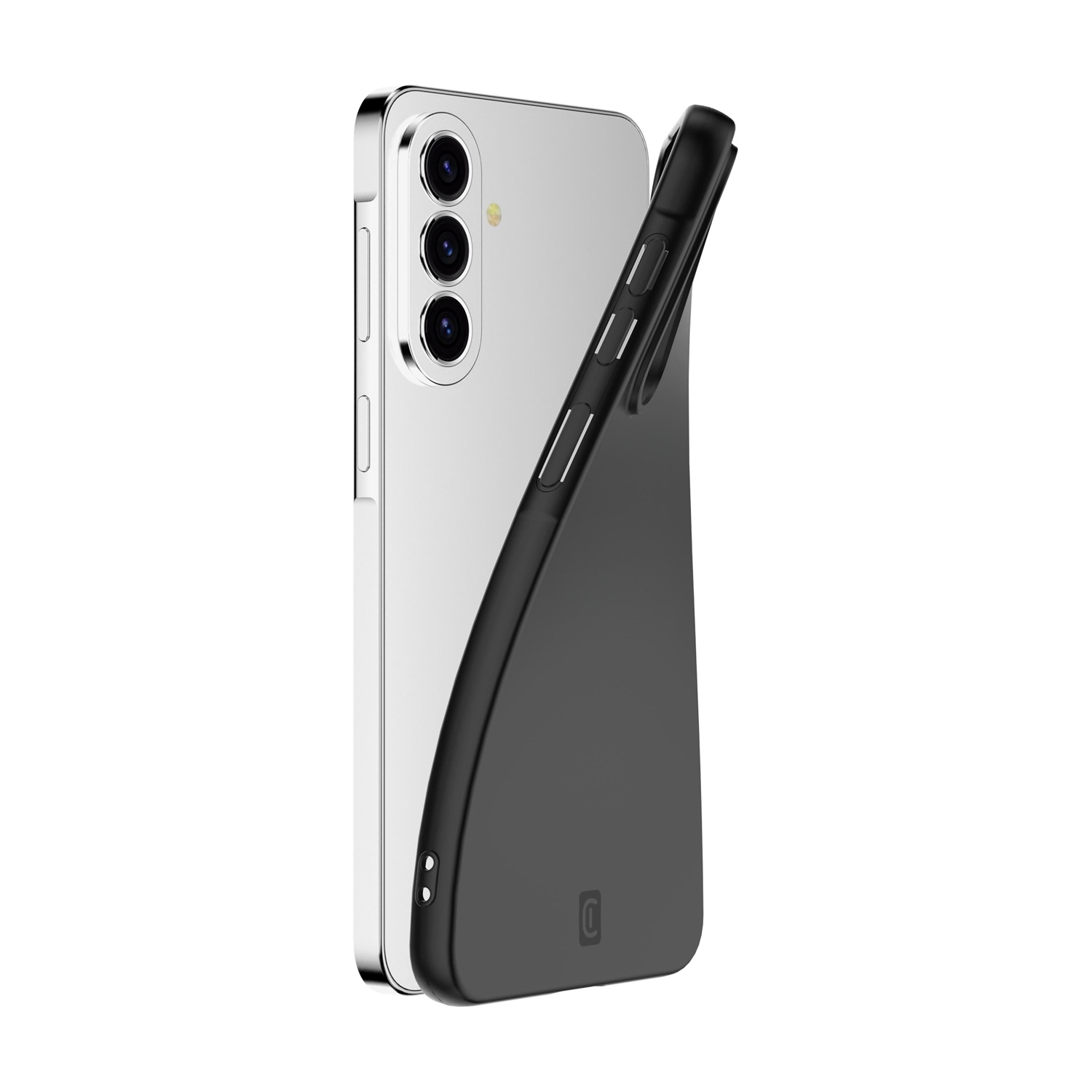 Uno smartphone argentato con tre fotocamere è parzialmente coperto da una custodia nera.