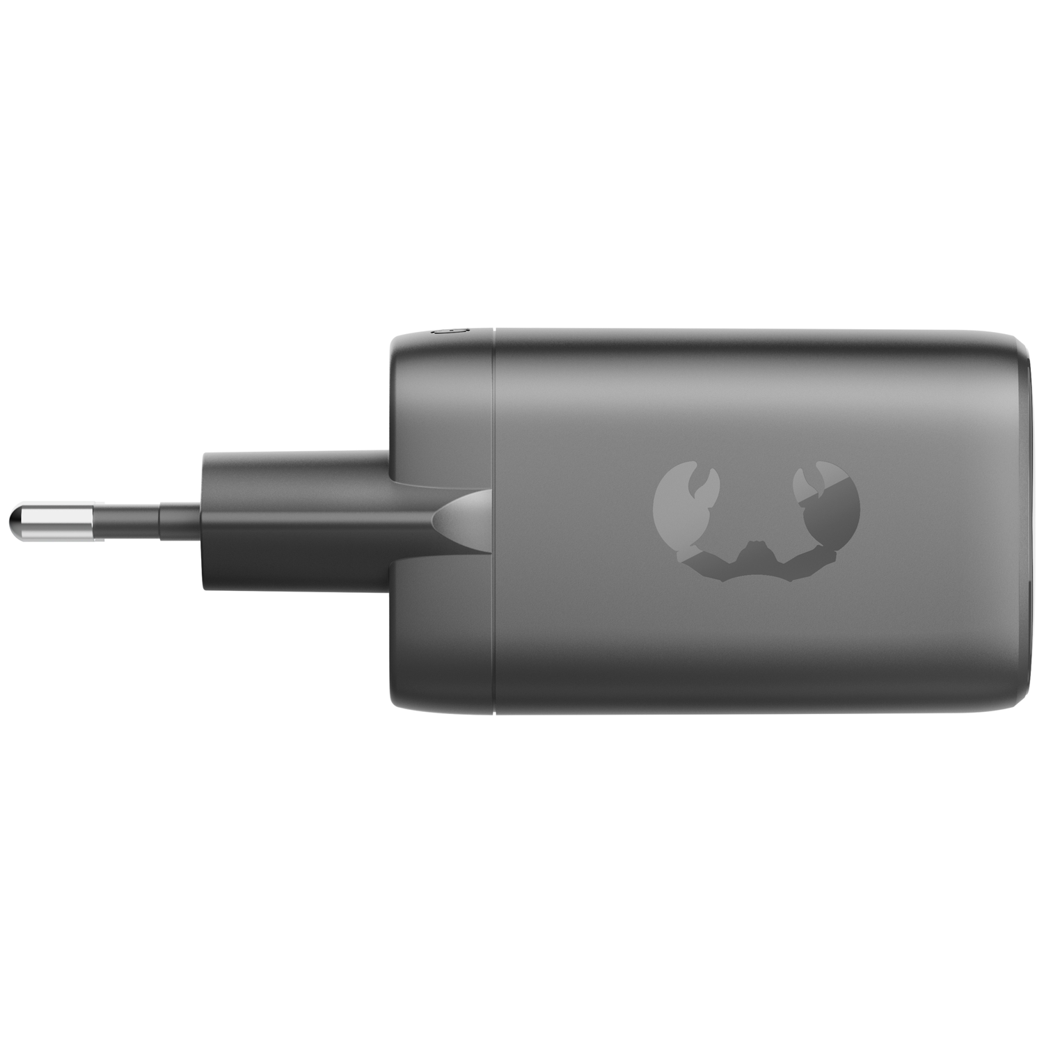 Adaptateur de voyage gris avec une prise et un logo.