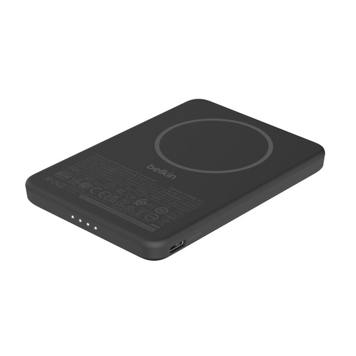 Cargador Belkin negro con símbolo circular y puerto USB-C.