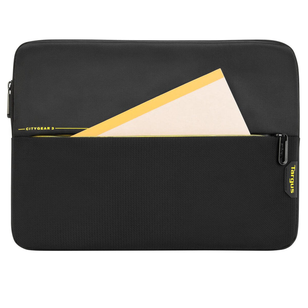 Funda negra para portátil con raya amarilla y libreta amarilla insertada.