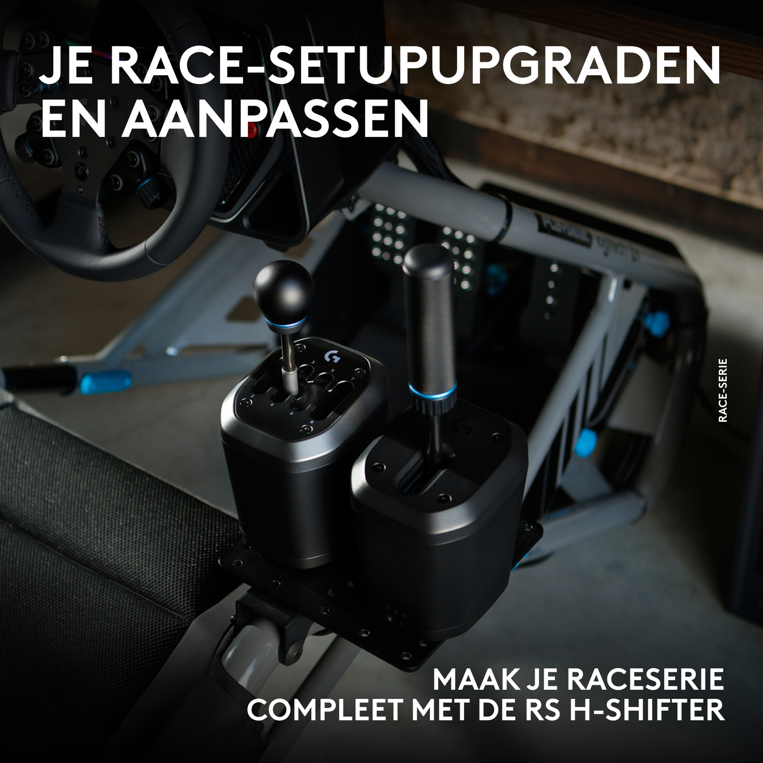 Een racestuur en twee schakelaars voor race-simulaties.
