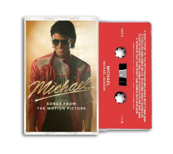 Michael Jackson Kassettenhülle mit Songliste auf der roten Seite.