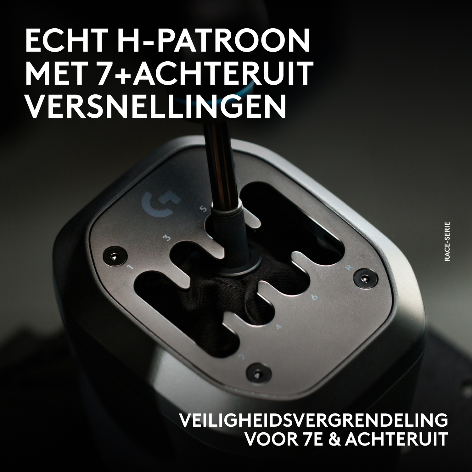 Een schakelpook met H-patroon voor 7 versnellingen vooruit en achteruit.