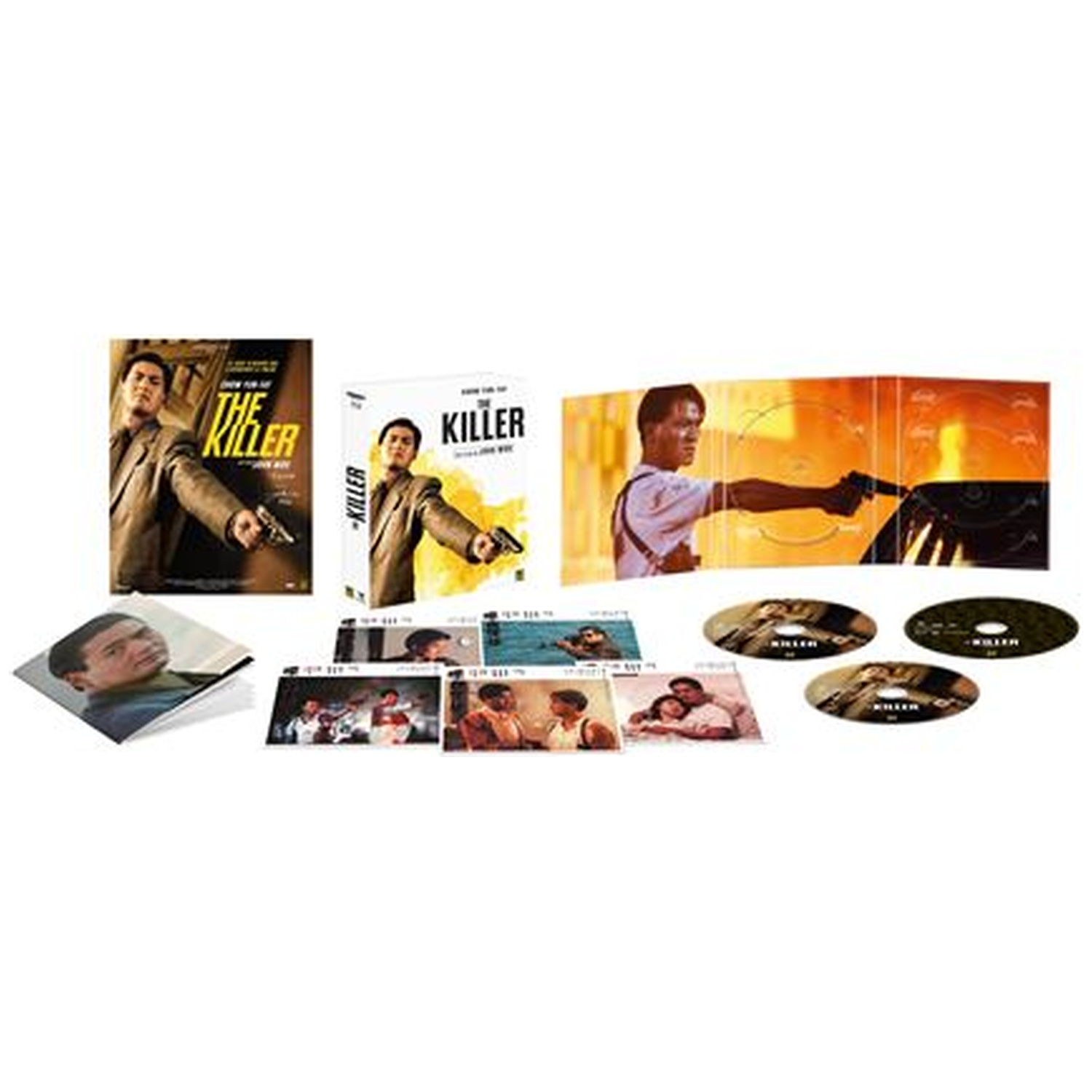 DVD boxset met filmhoezen, dvd's en foto's. Een man met een wapen is zichtbaar.