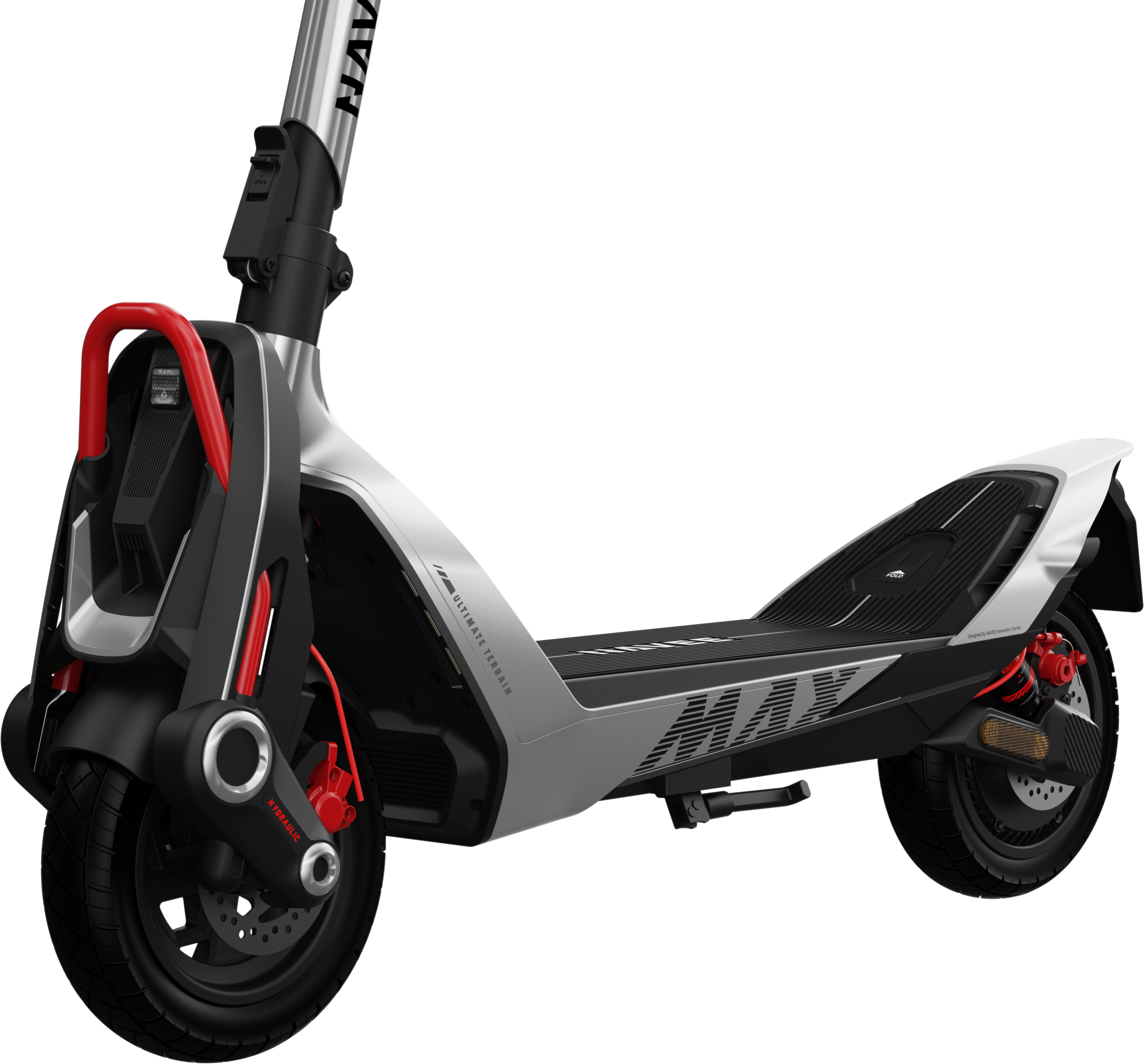 Un scooter électrique argenté avec des accents rouges est présenté sur fond blanc.
