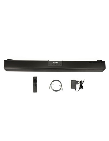 Barra de sonido negra con control remoto, cable y adaptador de corriente.