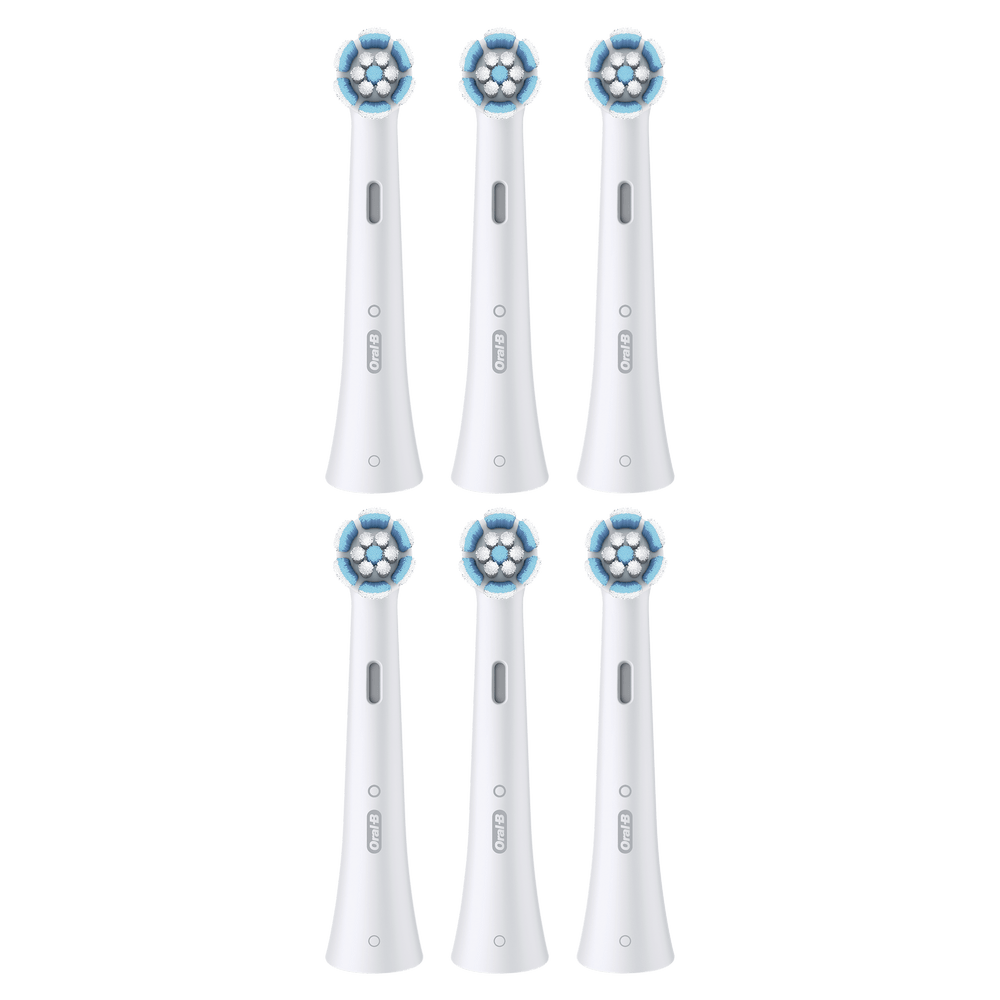 Seis cabezales de cepillo de dientes Oral-B blancos con cerdas azules y blancas.