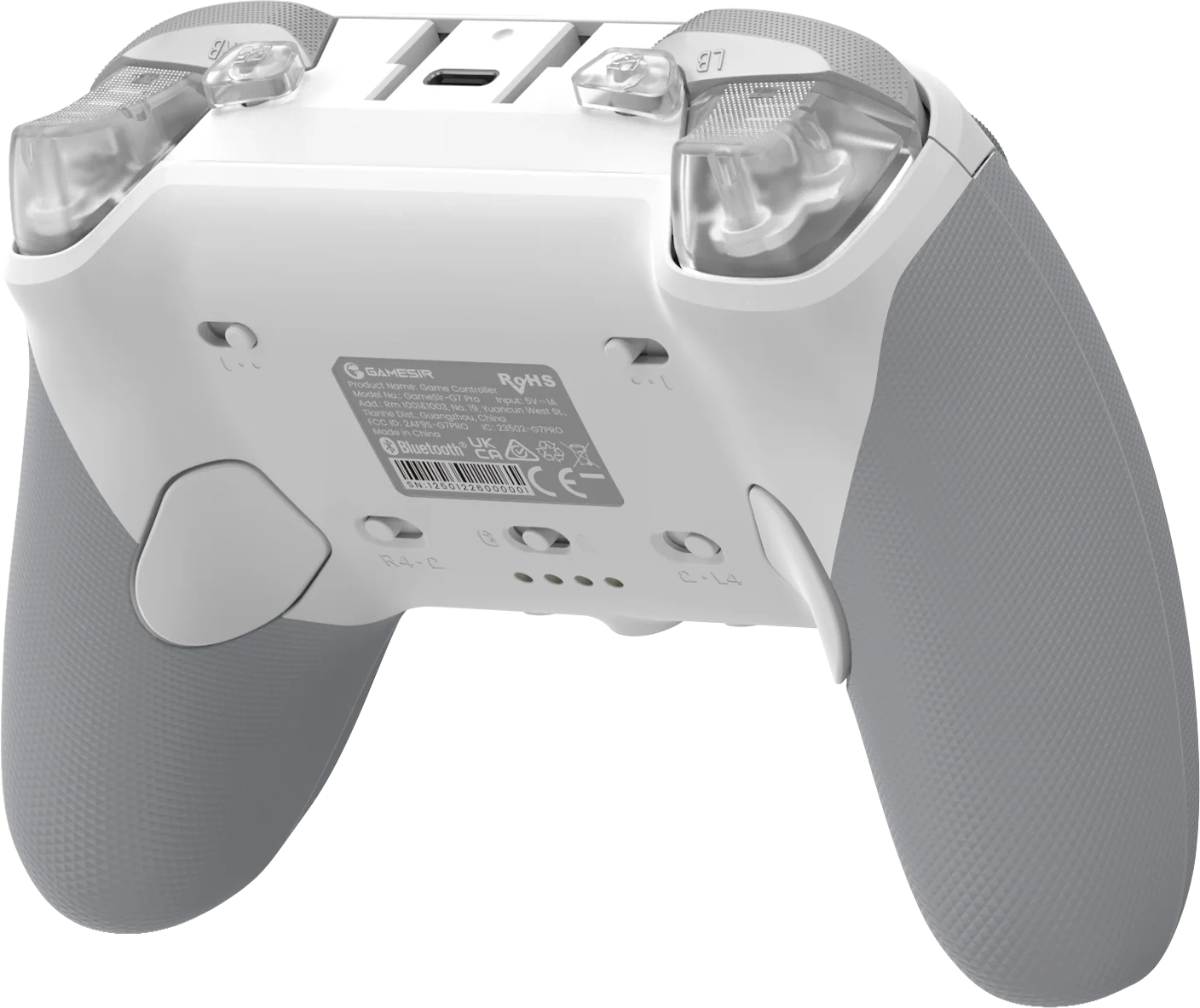 Un controller di gioco bianco e grigio con dettagli tecnici sul retro.