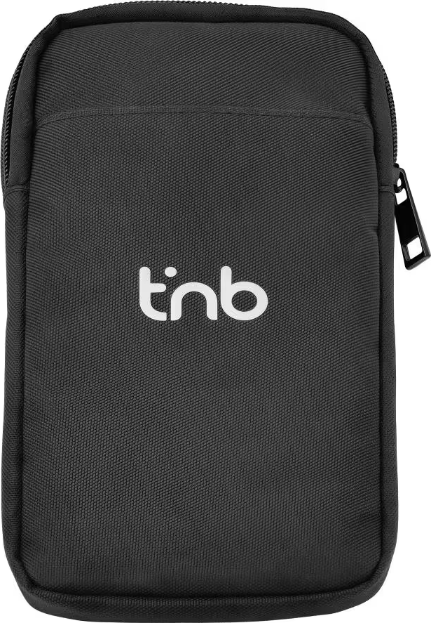 Une pochette noire avec logo blanc et fermeture éclair.