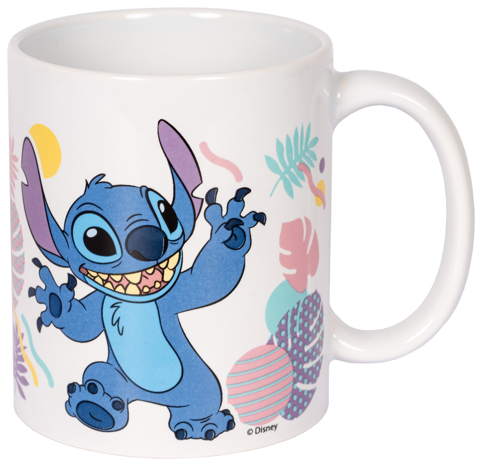 Weiße Tasse mit Stitch-Motiv und tropischen Blättern.
