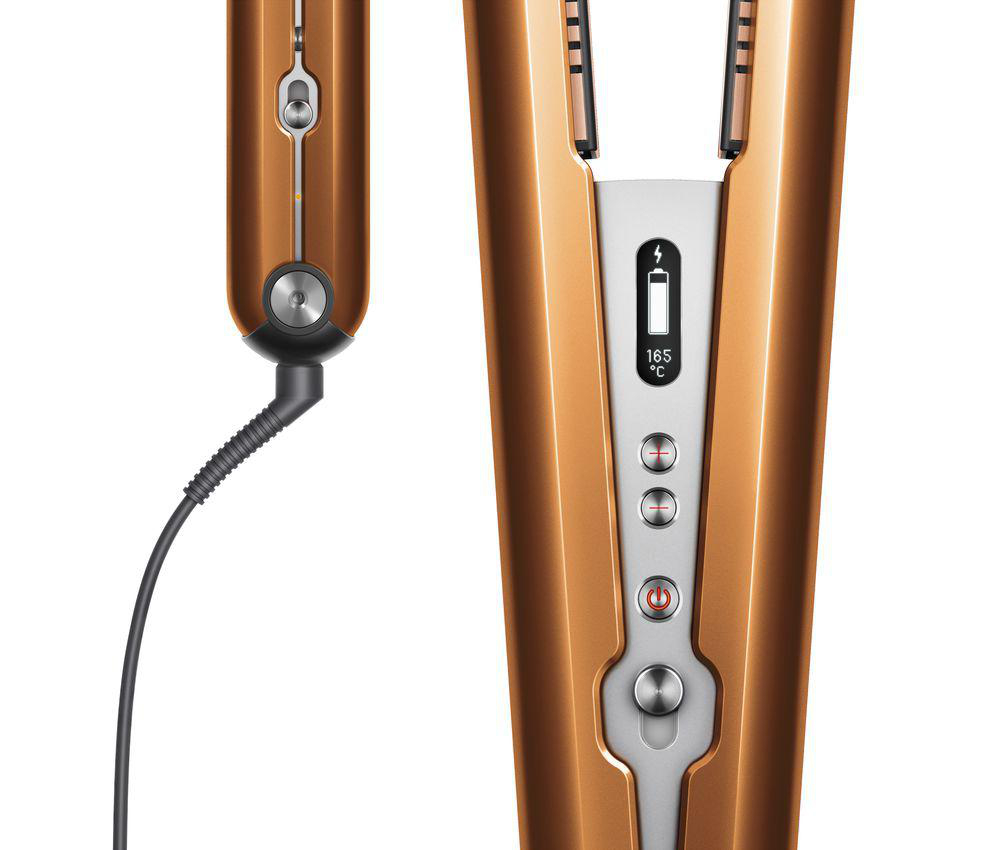Ein bronzefarbener Haarglätter mit digitalen Bedienelementen und einem Kabel.