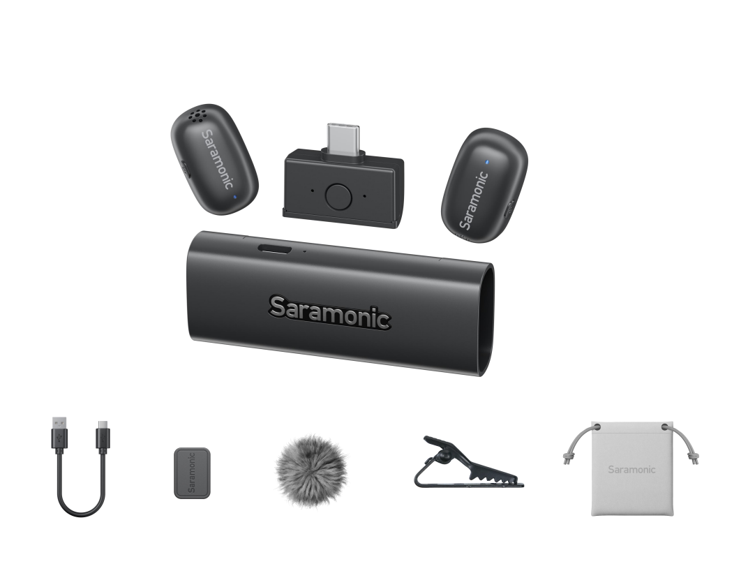 Saramonic ses cihazları: verici, alıcı, kablo, mikrofon ve çanta.