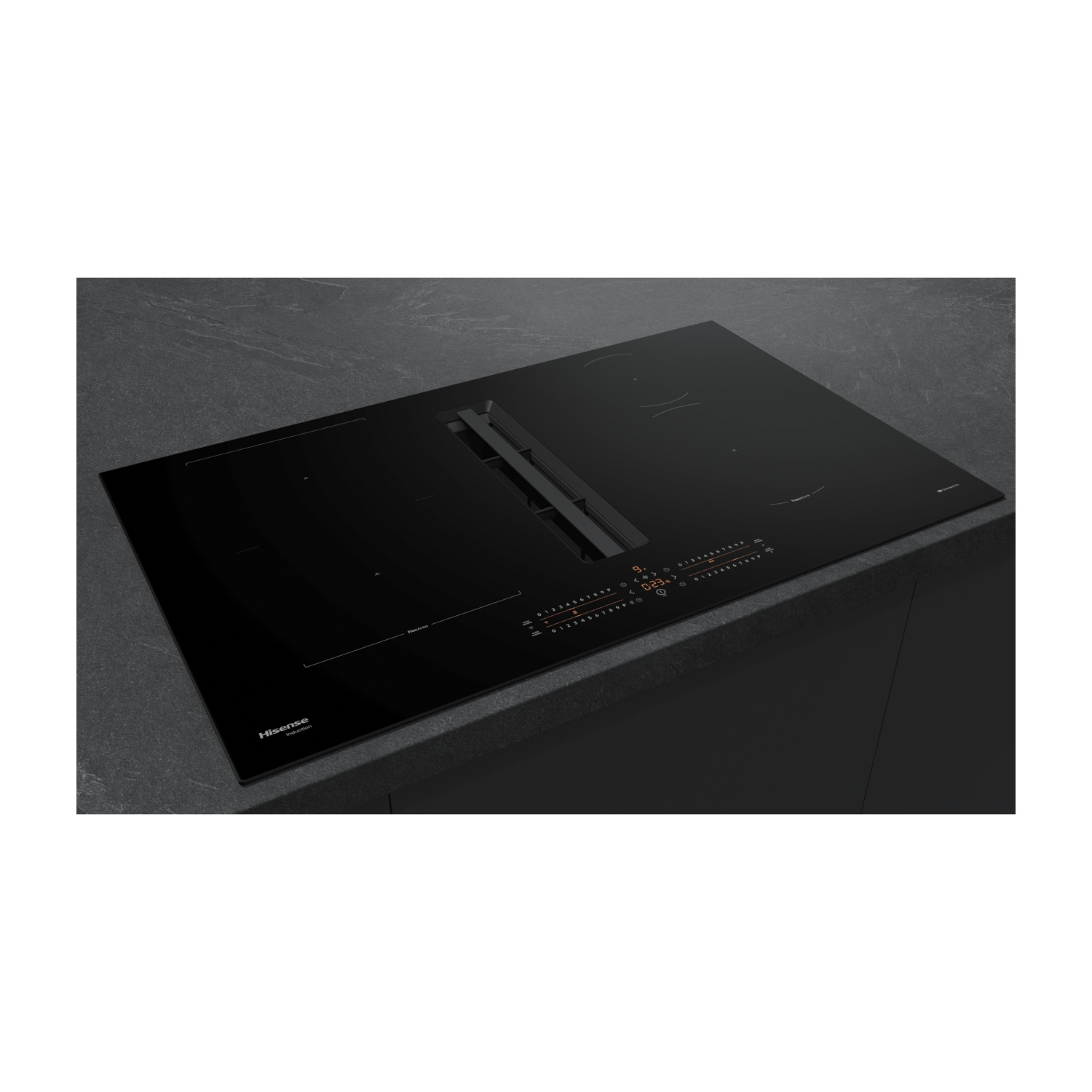 Piano cottura a induzione nero con griglia di ventilazione integrata e pannello touch.