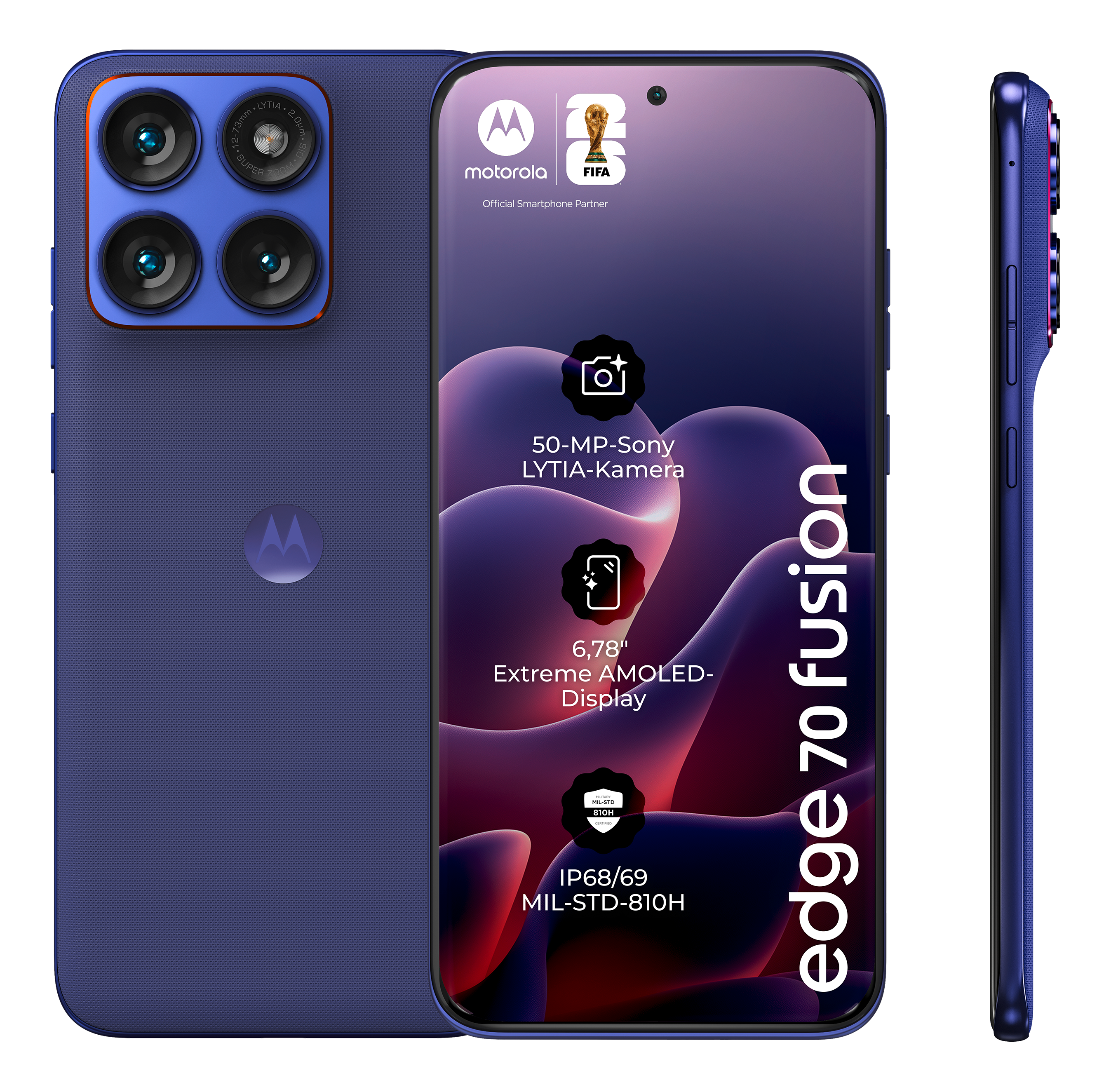 Drei Ansichten eines blauen Motorola Edge 70 Fusion Smartphones mit vier Kameras.