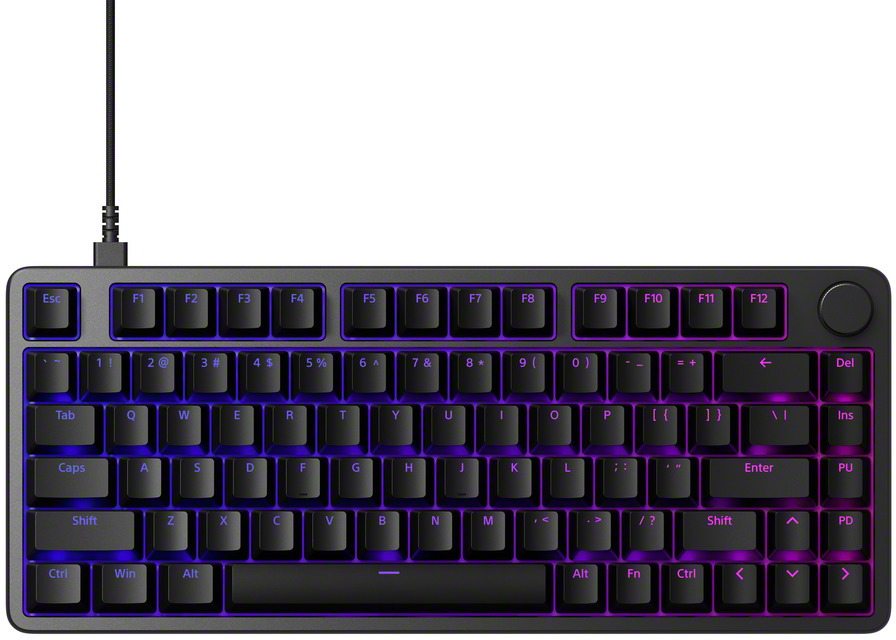Fekete billentyűzet RGB világítással. Közelkép a gombokról.