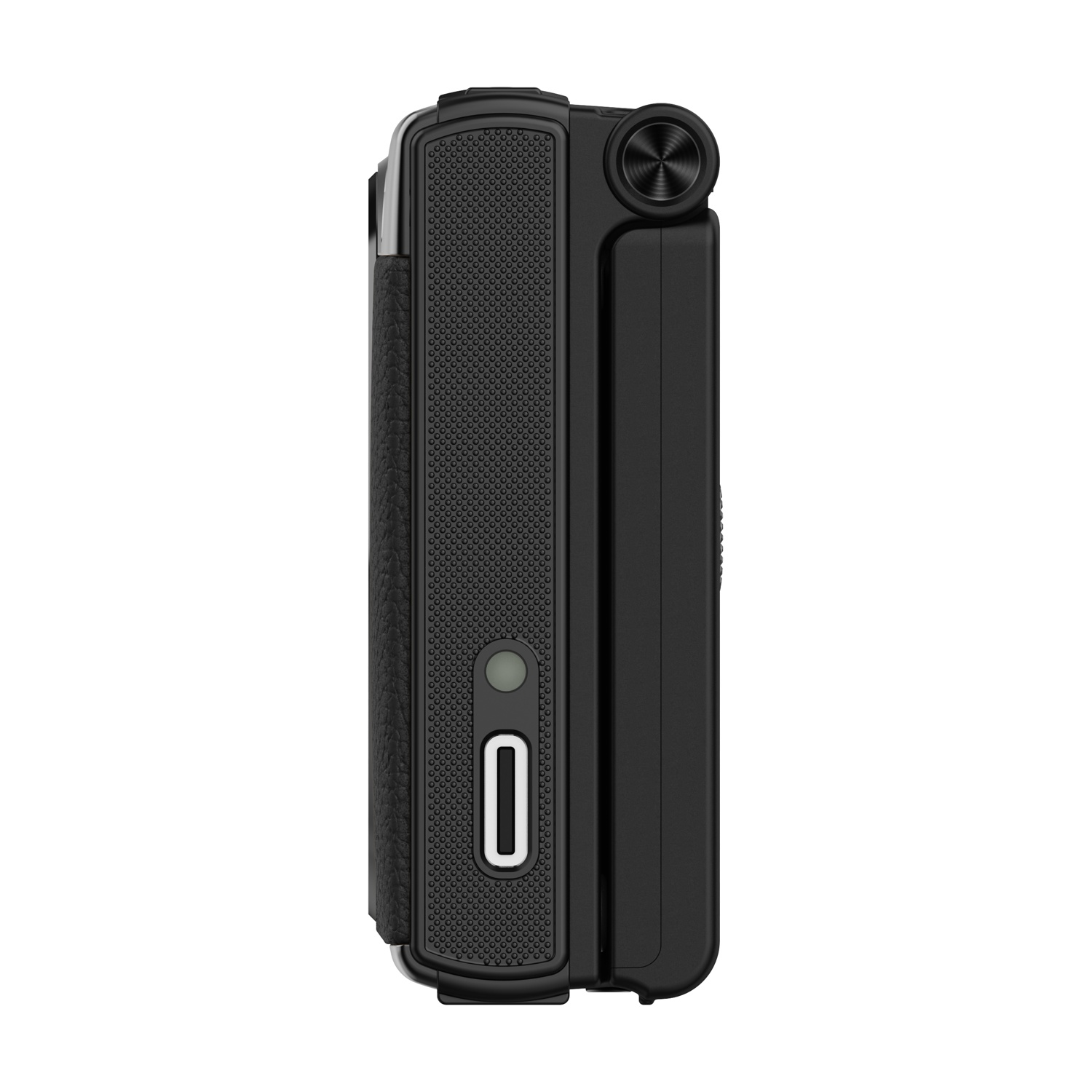 Fotocamera nera con impugnatura testurizzata e porta USB laterale.