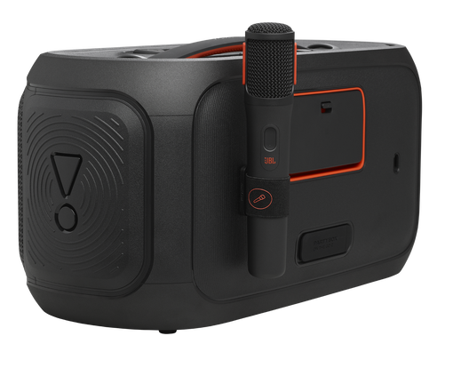 Czarny głośnik JBL z mikrofonem przypiętym z boku.