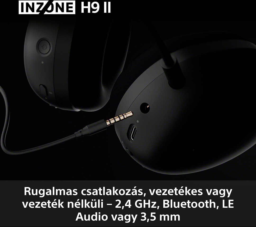 Fekete fejhallgató vezetékkel és 3,5 mm-es jackkel, közelről.