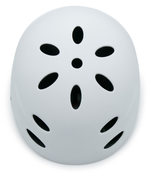 Biały kask z otworami wentylacyjnymi, sfotografowany centralnie z góry.