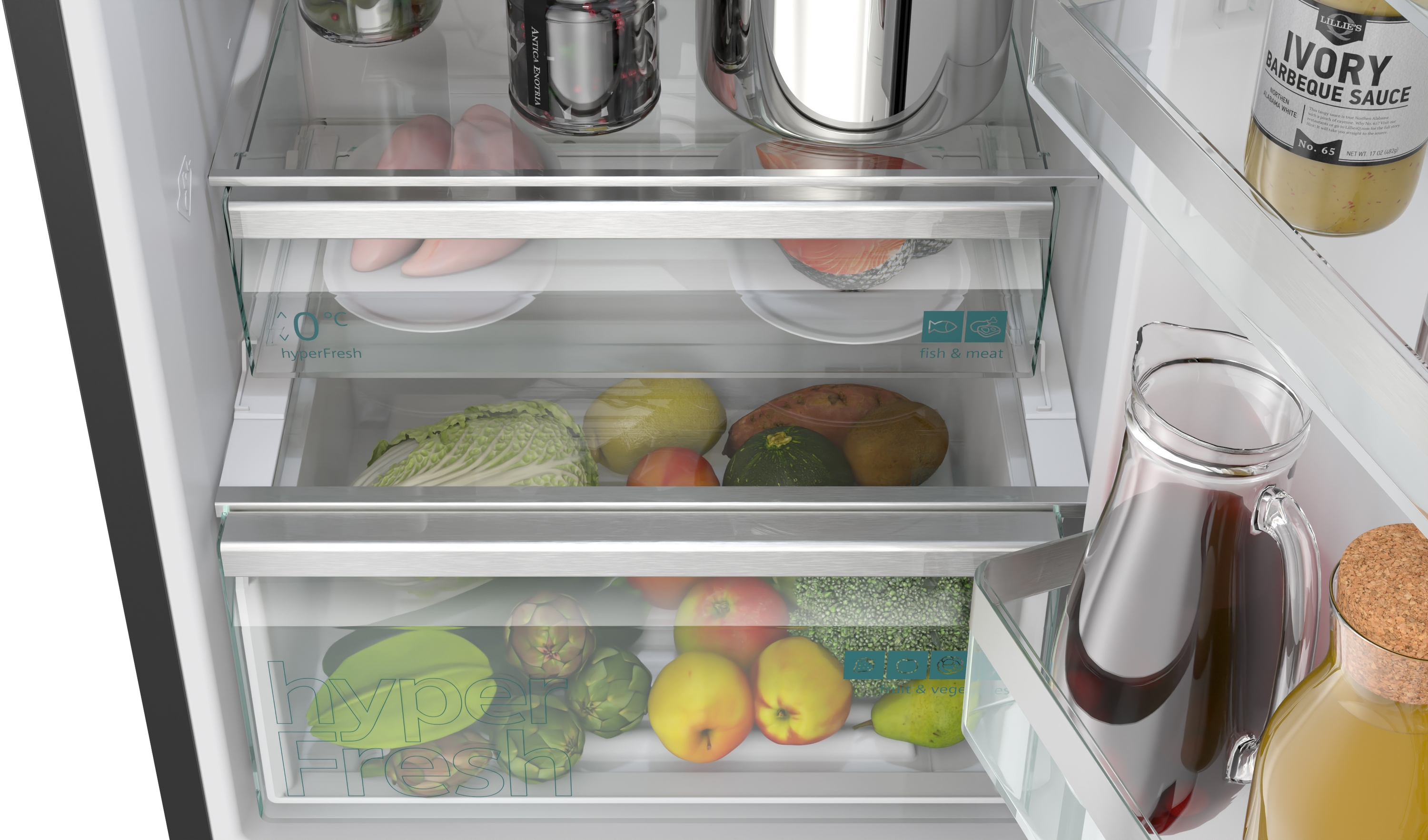 Gefüllter Kühlschrank mit Obst, Gemüse, Fleisch und Sauce.