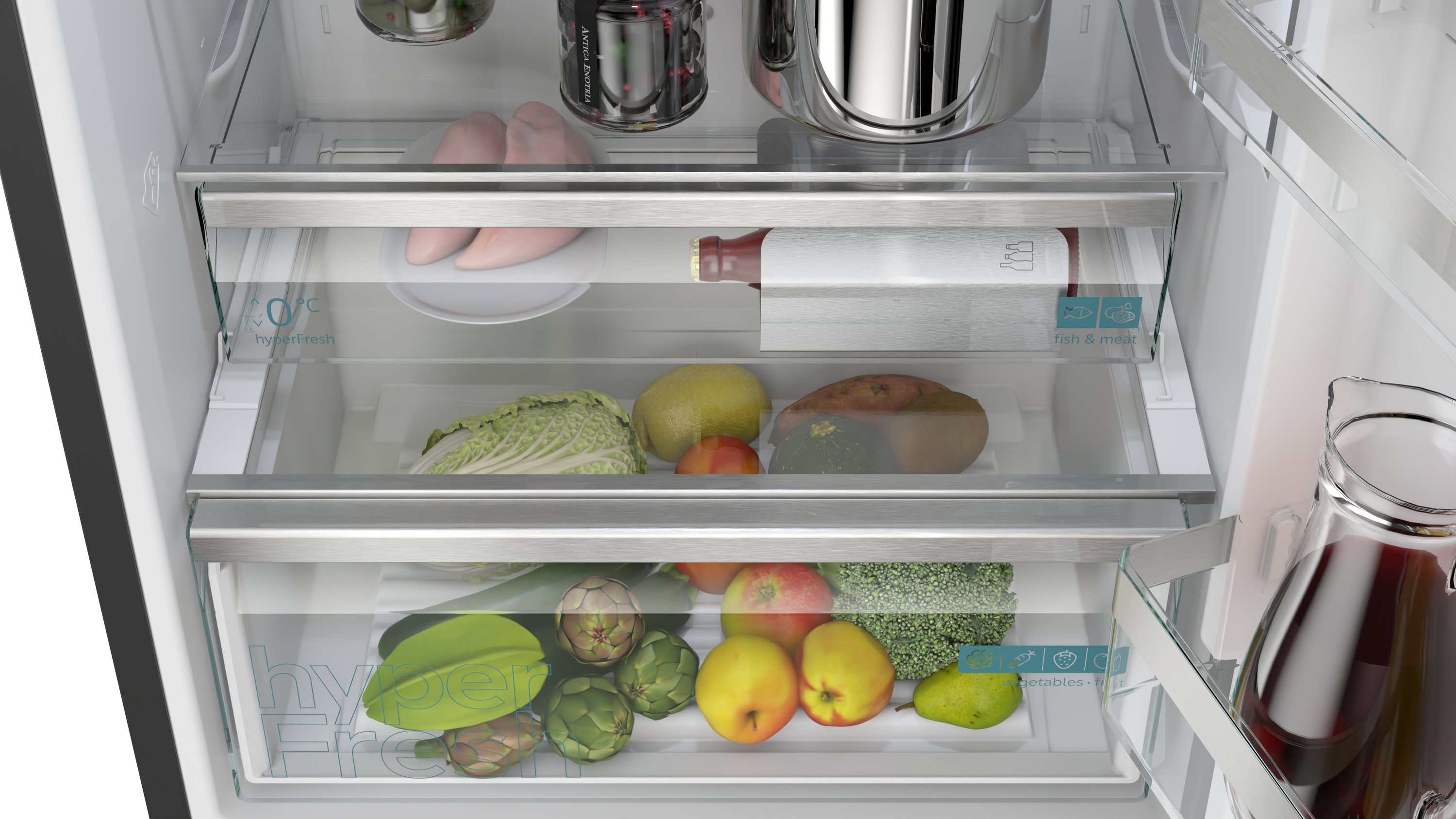 Kühlschrank mit verschiedenen Lebensmitteln in Schubladen: Fleisch, Obst, Gemüse und ein Krug.