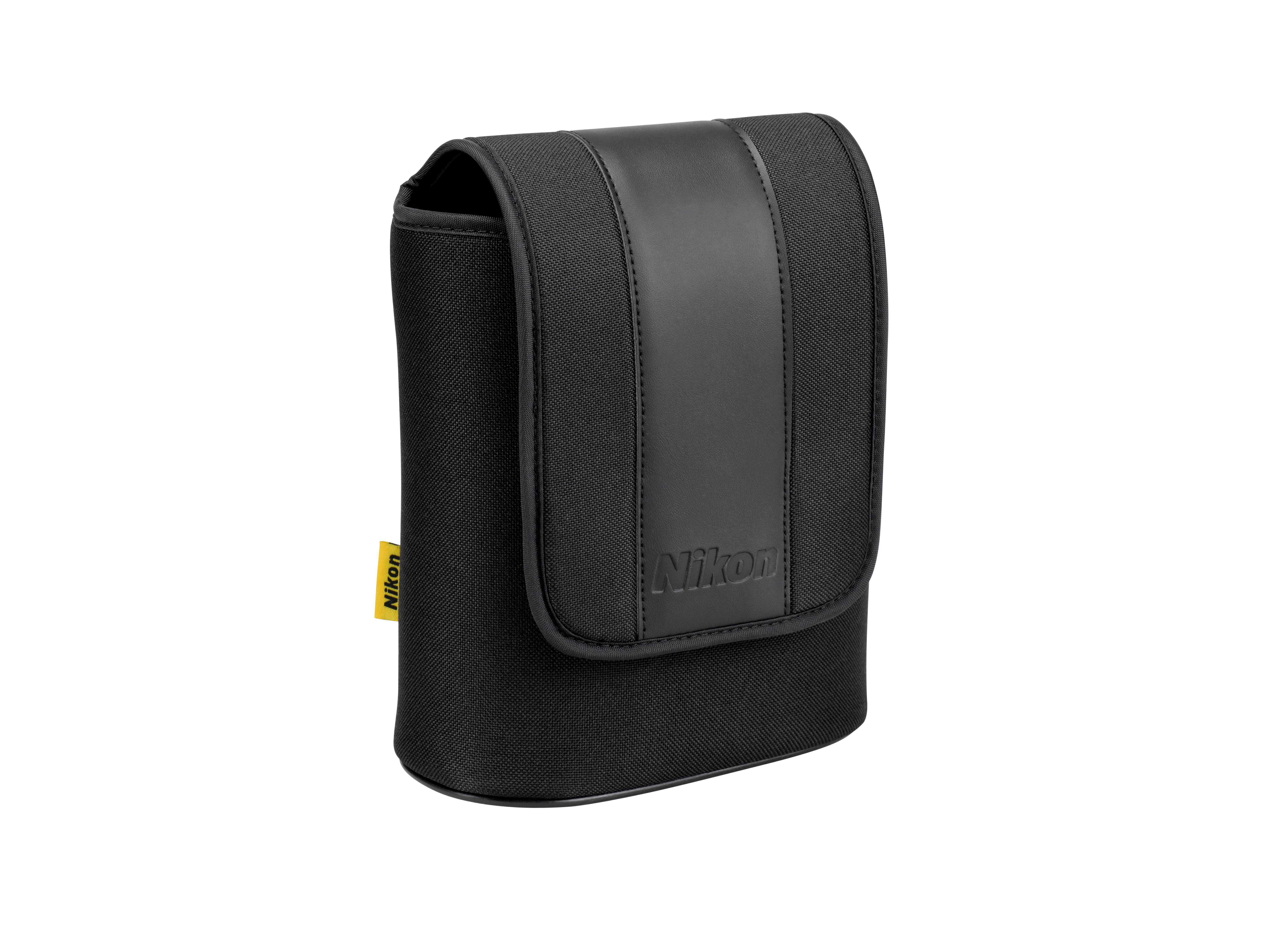 Schwarze Kameratasche von Nikon mit Lederdetail und Logo.