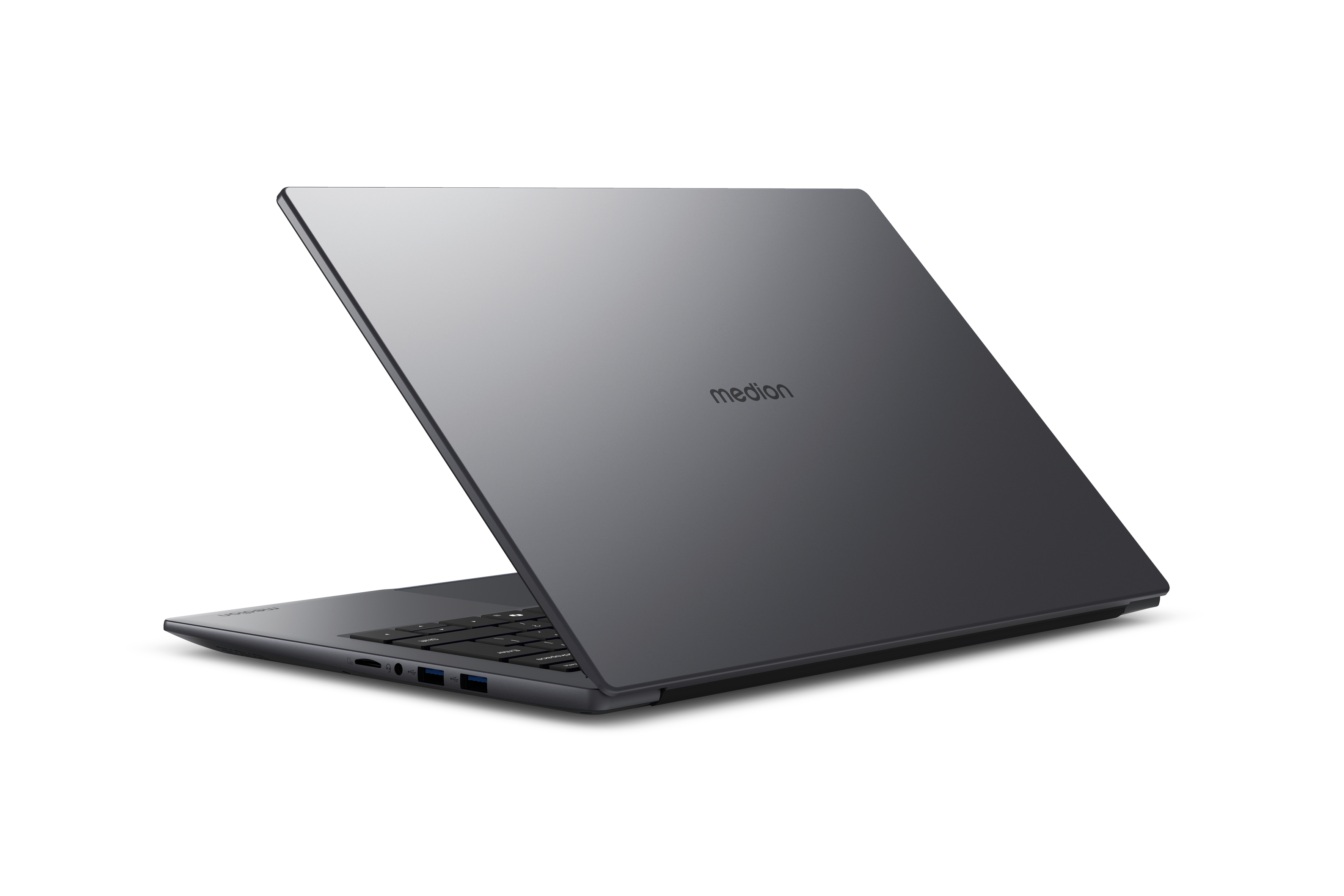 Ein geschlossenes, dunkles Medion Laptop auf weißem Hintergrund.