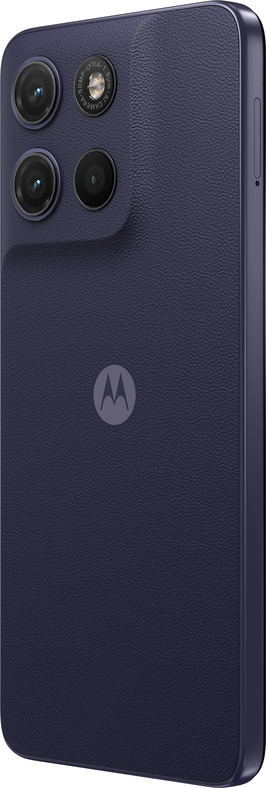 Smartphone bleu foncé avec trois caméras et logo Motorola.