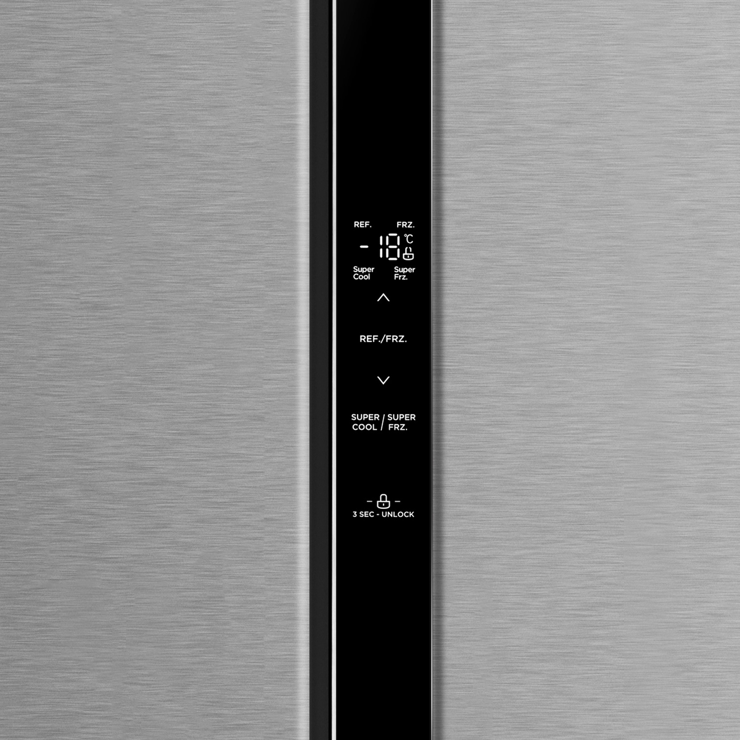 Frigorifero in acciaio inox con pannello di controllo nero e temperature.