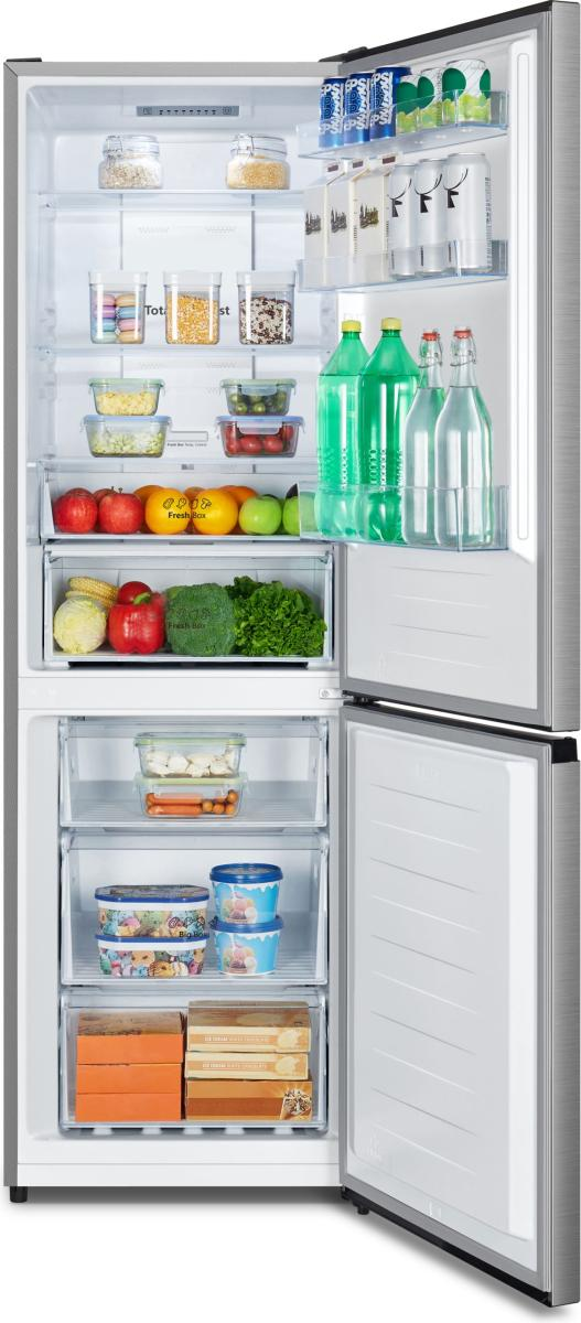 Gefüllter Kühlschrank mit Obst, Gemüse, Getränken und Eiscreme.