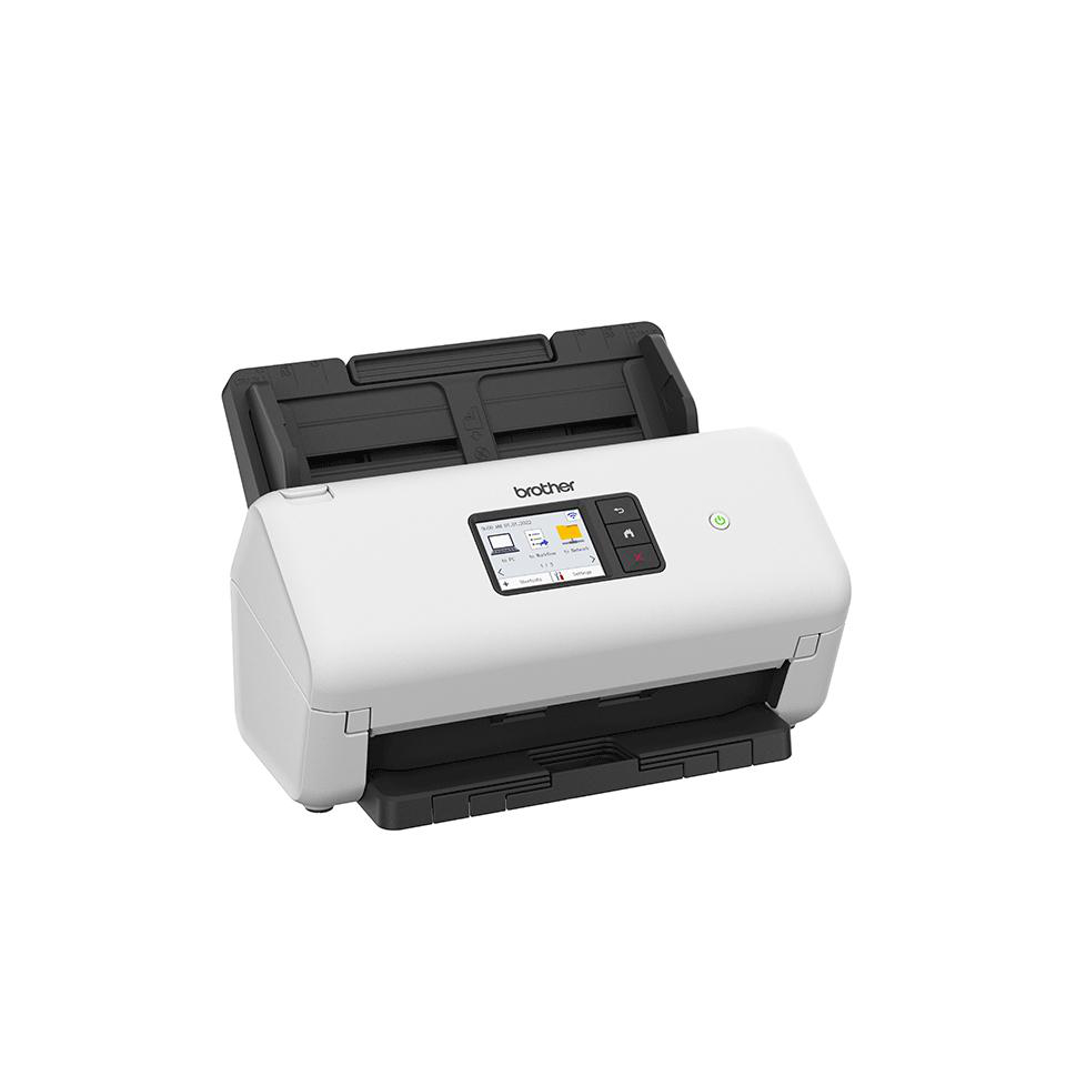 Weißer Brother Scanner mit offenem Deckel und Farbdisplay. Leistungsknopf ist grün.