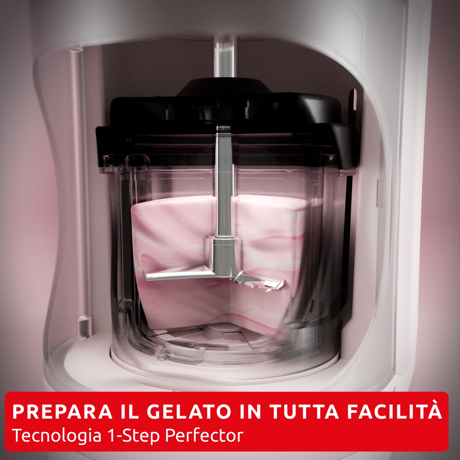 Gelatiera con gelato rosa in contenitore trasparente e agitatore argentato.