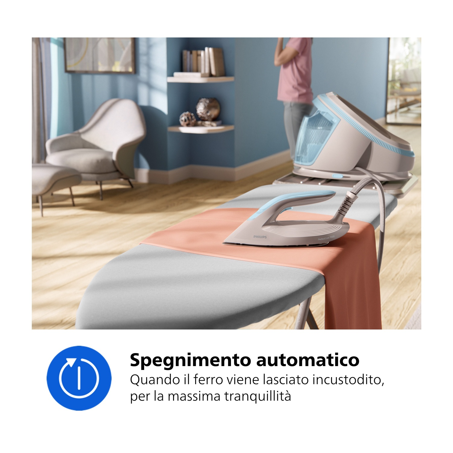 Un ferro da stiro a vapore su un asse da stiro in un soggiorno.