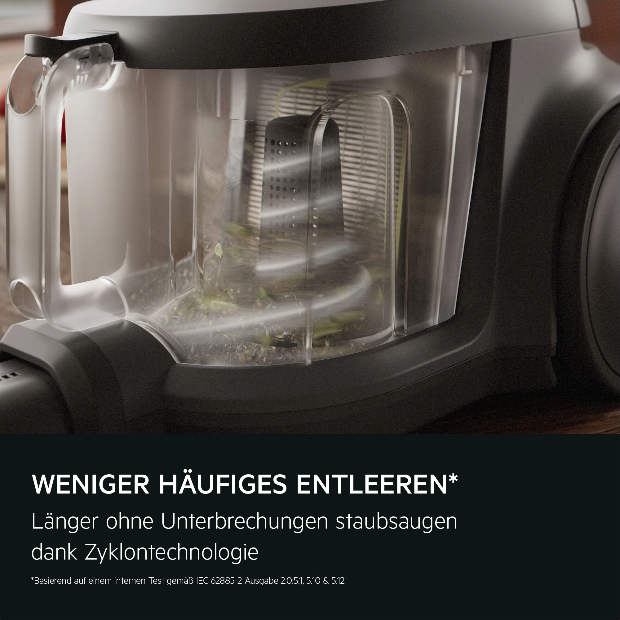 Ein Vakuumbehälter mit Zyklontechnologie, gefüllt mit Schmutz und Blättern.