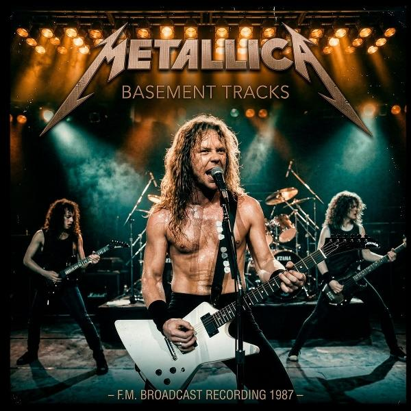 Metallica auf der Bühne, James Hetfield singt und spielt Gitarre.