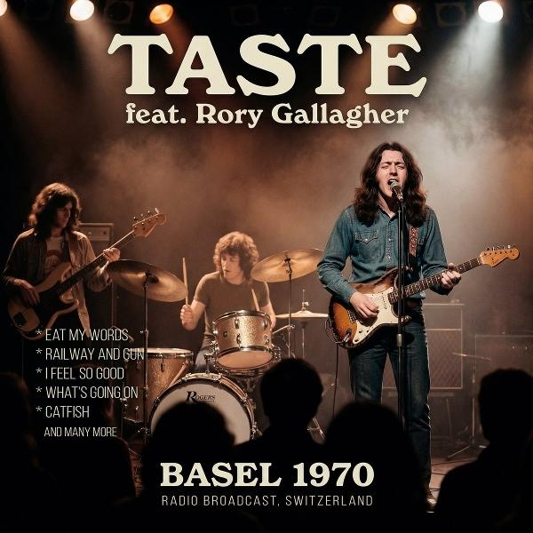 Bandmitglieder spielen auf einer Bühne unter Scheinwerfern. Rory Gallagher singt.