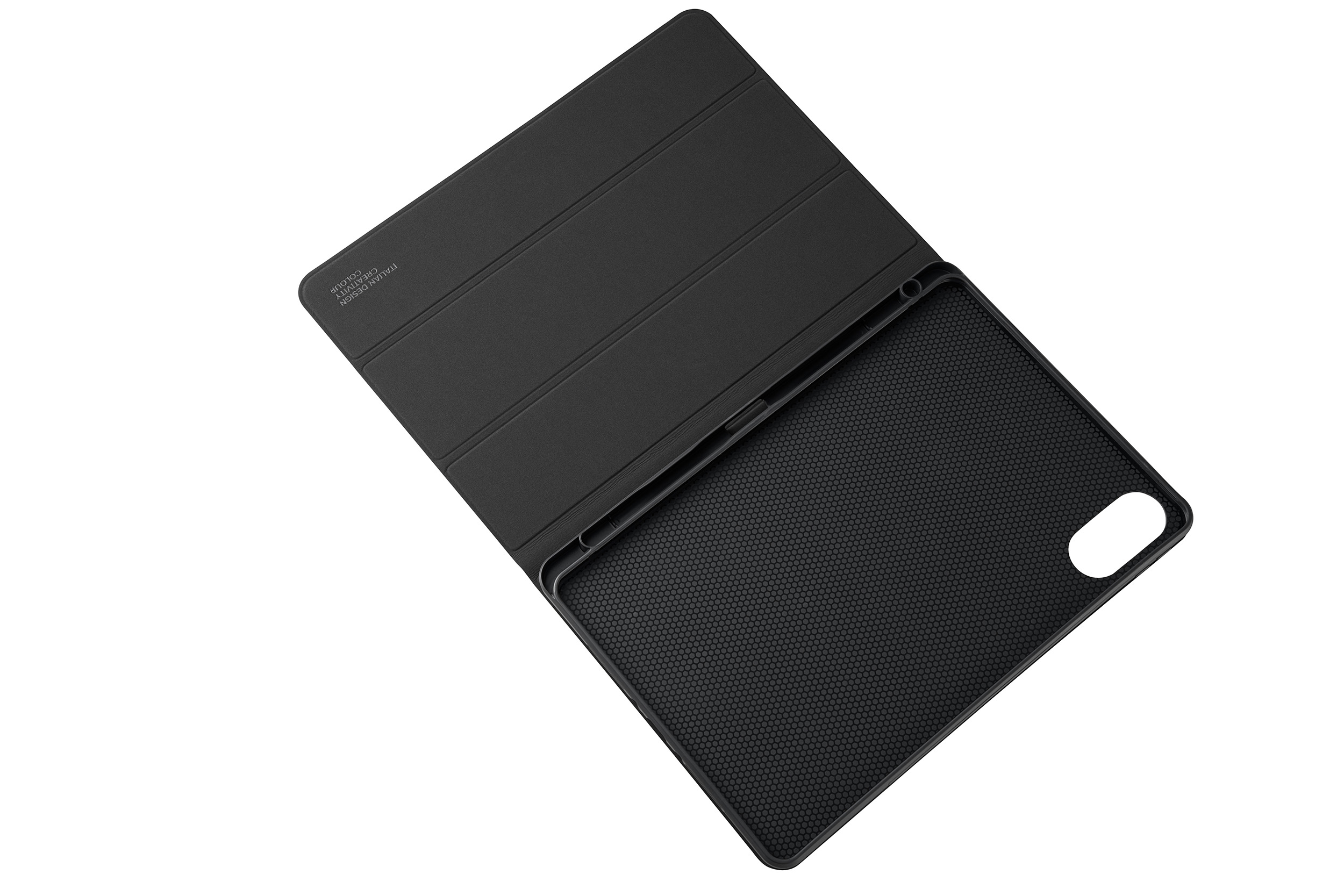 Schwarze Tablet-Hülle mit gefalteter Klappe und wabenförmiger Innenseite.