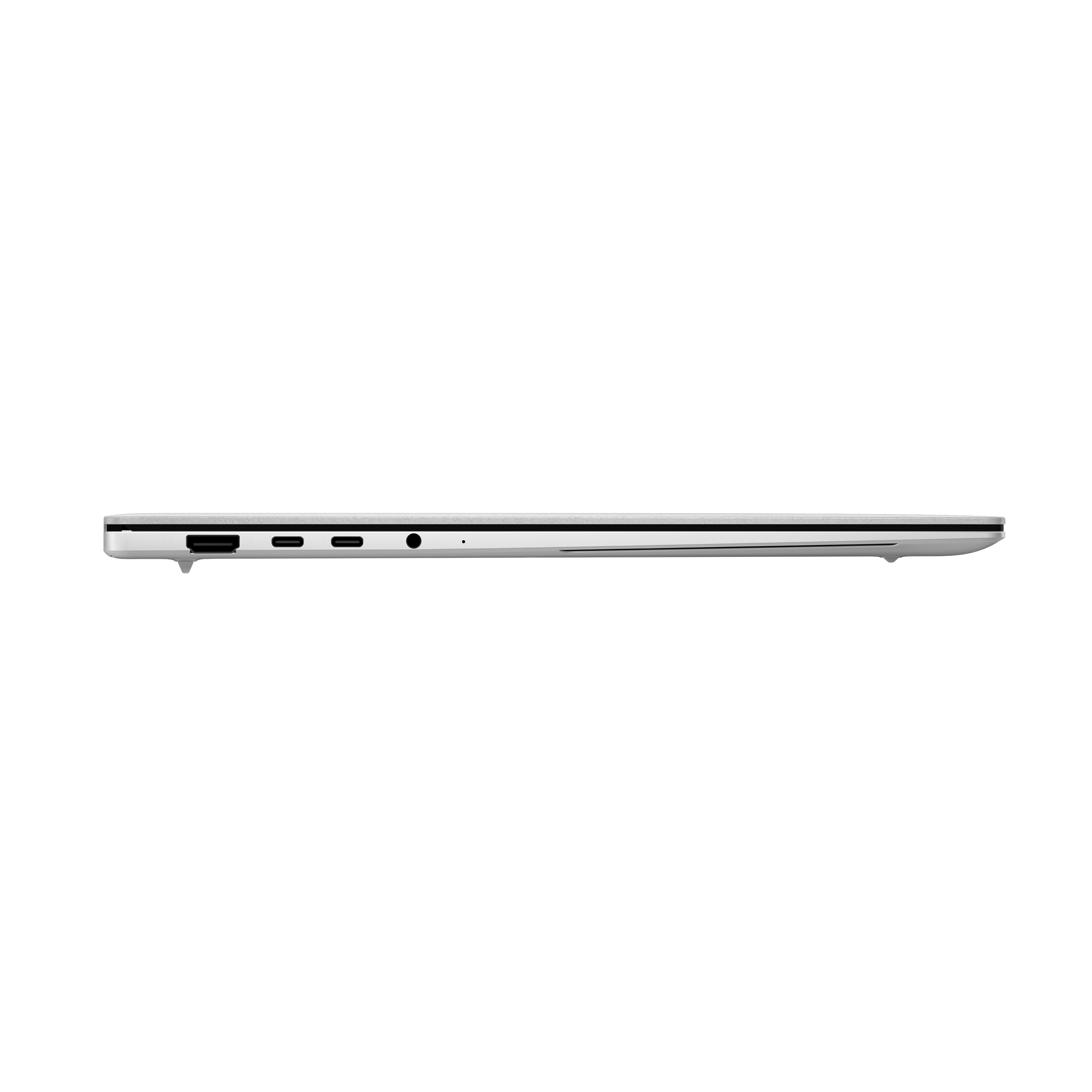 Ein dünner, silberner Laptop mit angeschlossenen USB-C-Anschlüssen und einer Kopfhörerbuchse.