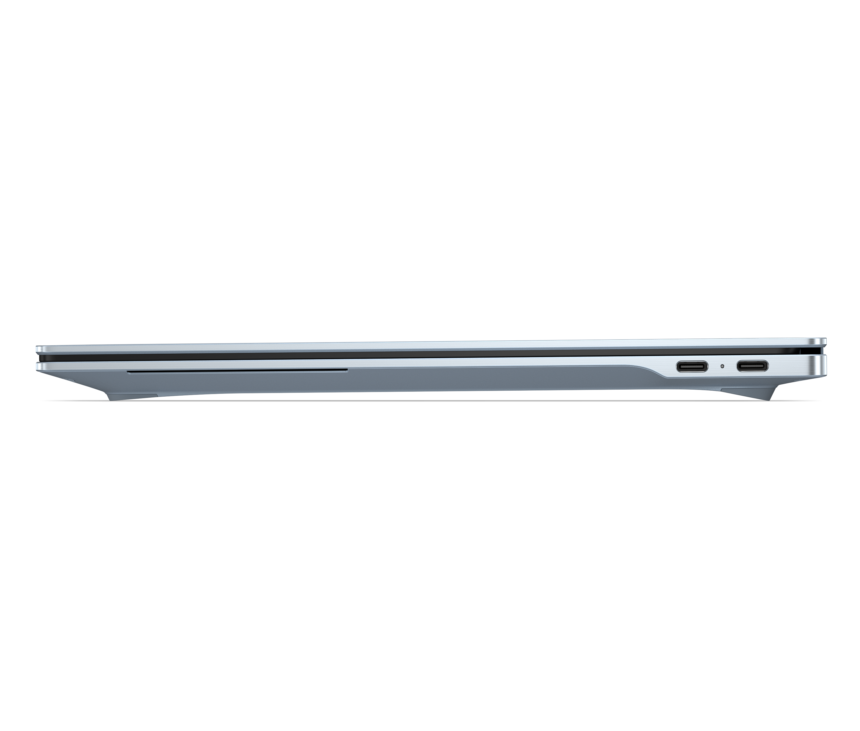 Ein silberner Laptop im Profil mit zwei USB-C-Anschlüssen und einem SD-Kartensteckplatz.