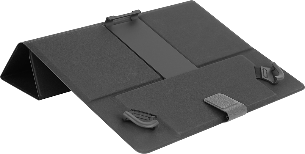 Sötétszürke, összecsukható laptopállvány ferdén egy fehér háttéren, texturált felülettel és fekete kapcsokkal.