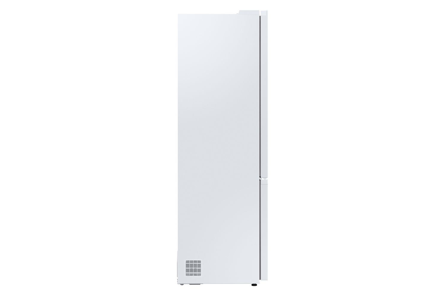 Un refrigerador blanco visto de lado con rejillas de ventilación abajo.