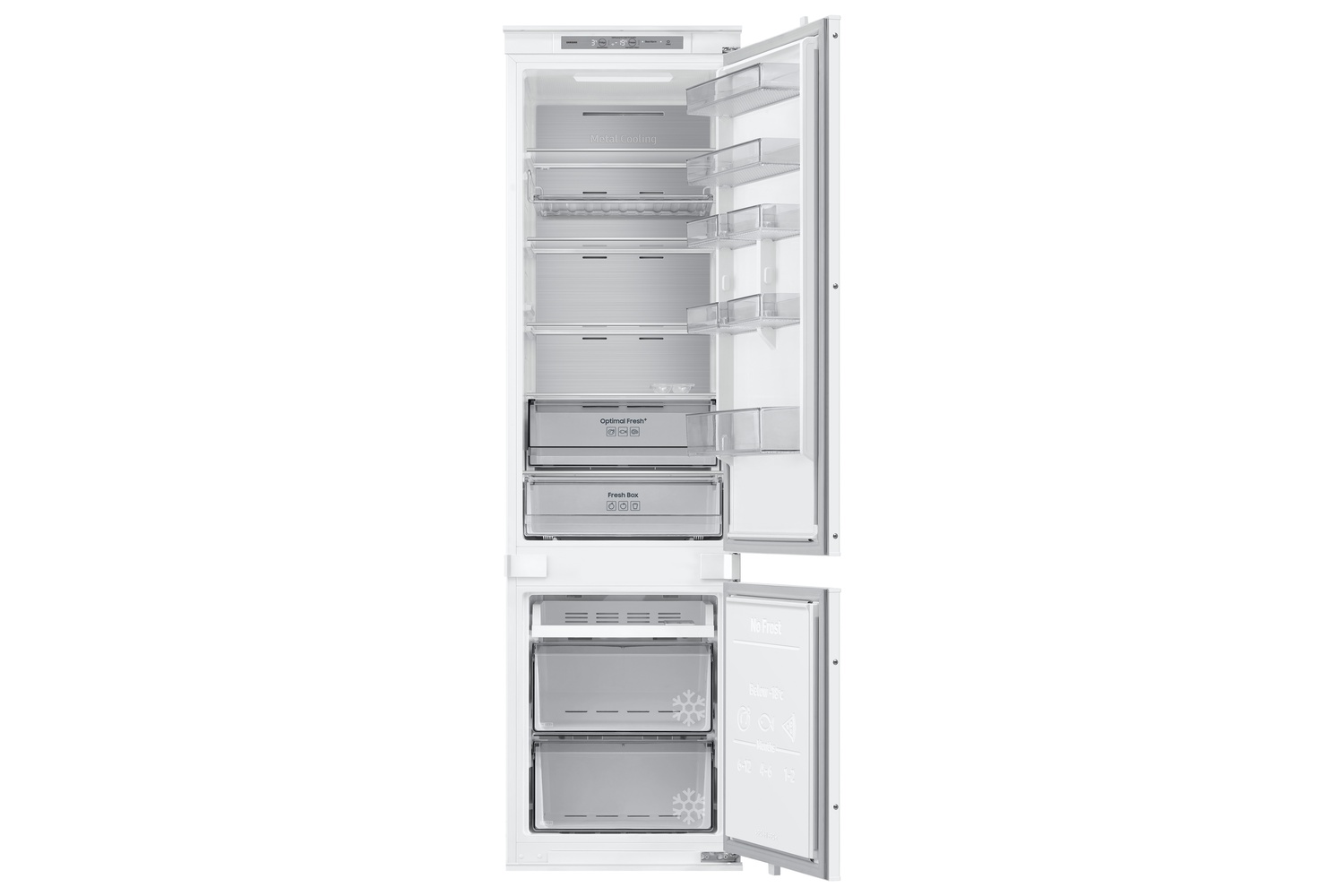 Refrigerador blanco abierto con múltiples estantes y cajones.