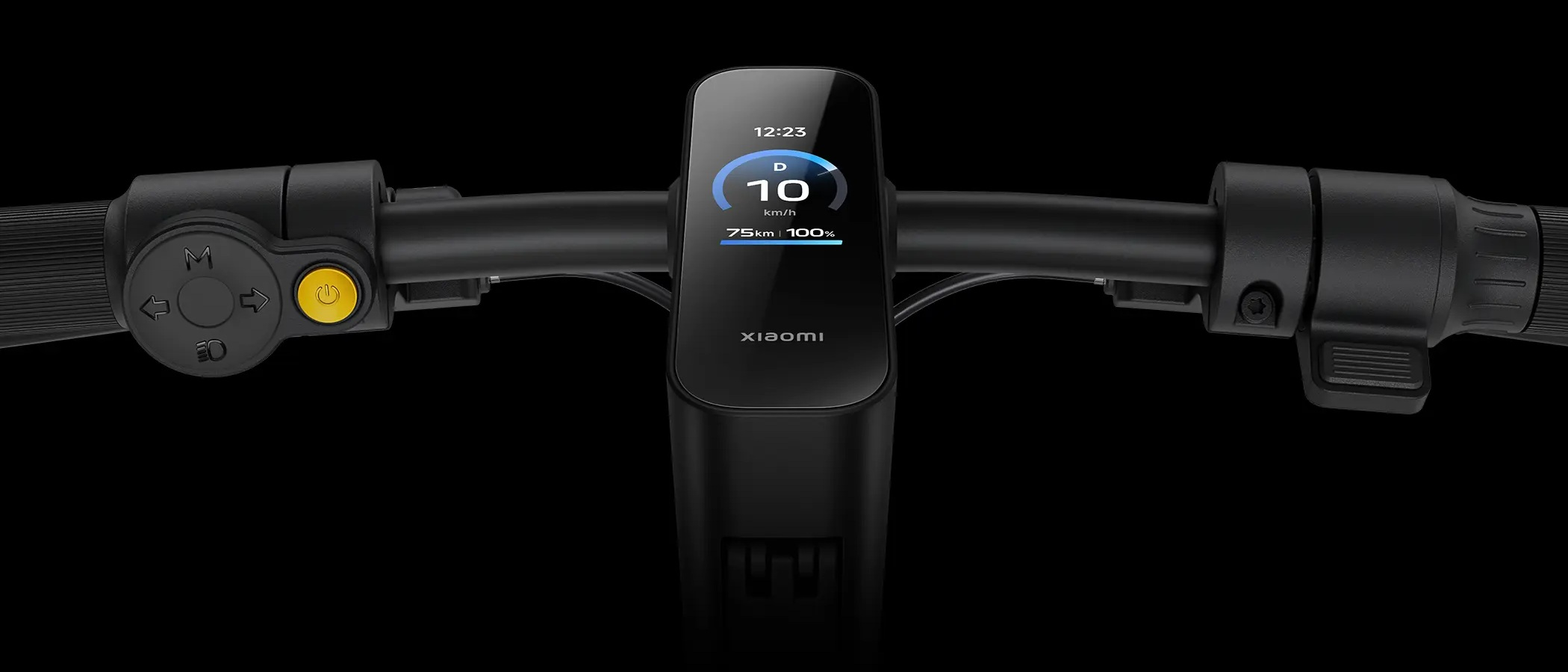 Kierownica z wyświetlaczem pokazuje 10 km/h, zasięg 75 km, baterię 100%.