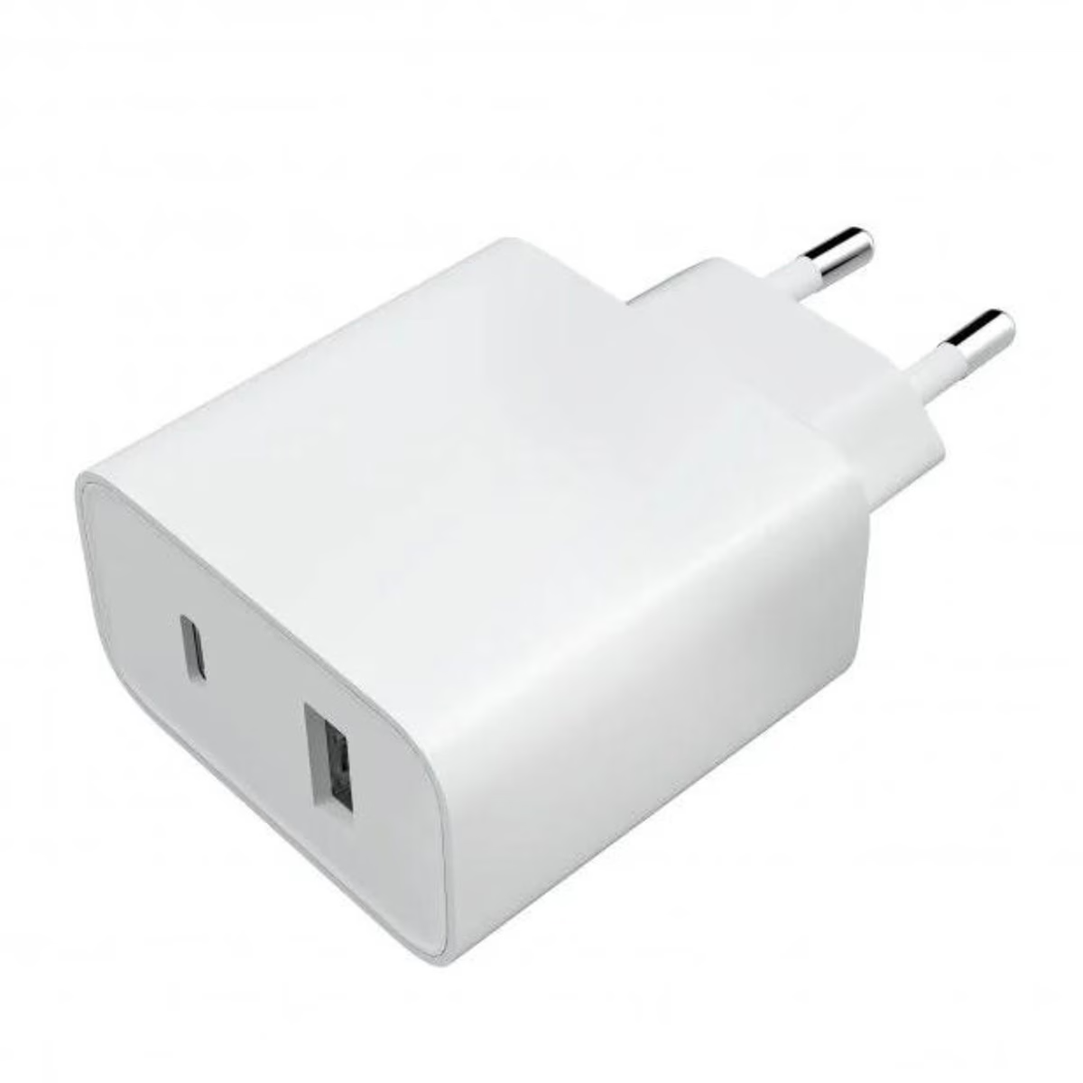 Un adaptador de corriente USB blanco con dos puertos y dos clavijas.
