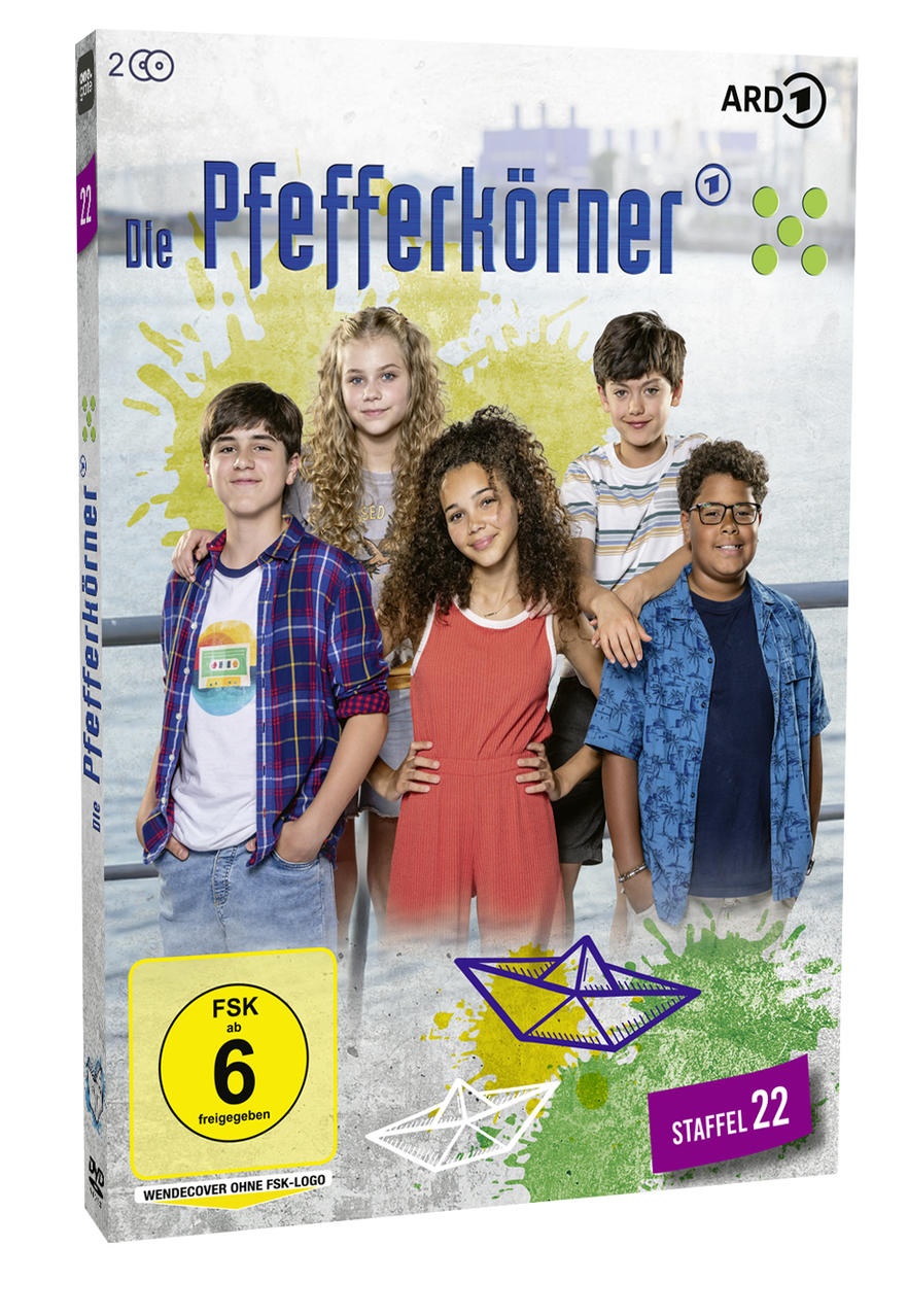 Fünf Kinder stehen vor einer Kulisse mit Graffiti und dem Titel Die Pfefferkörner.