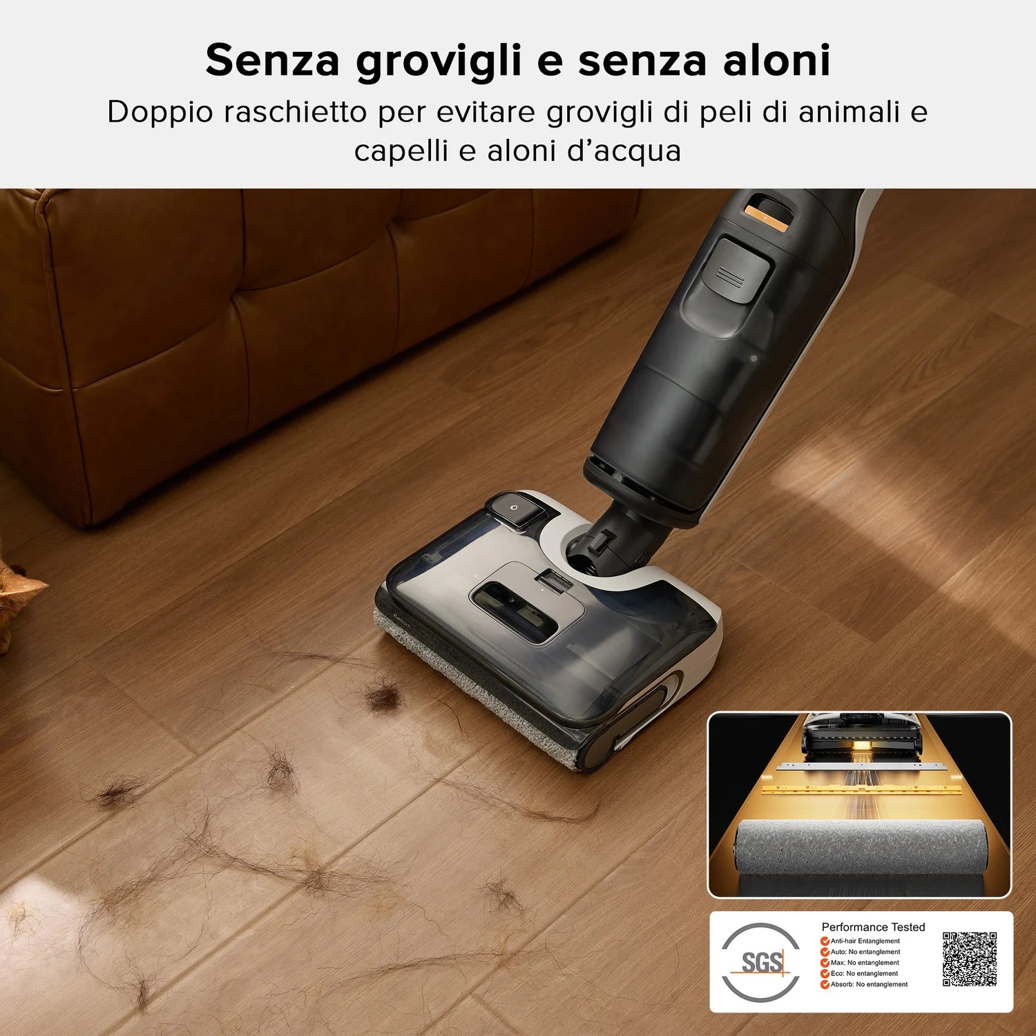 Un lavapavimenti pulisce un pavimento in legno con peli di animali e detriti.