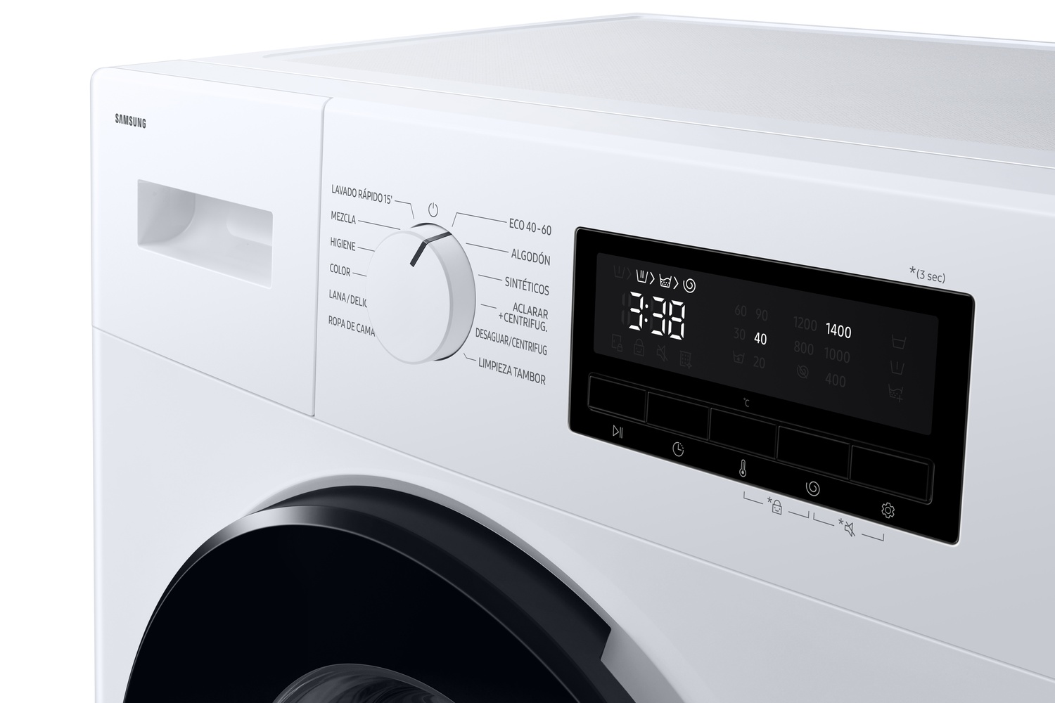 Una lavadora Samsung blanca con pantalla digital y selector de programas. La puerta está a la izquierda.