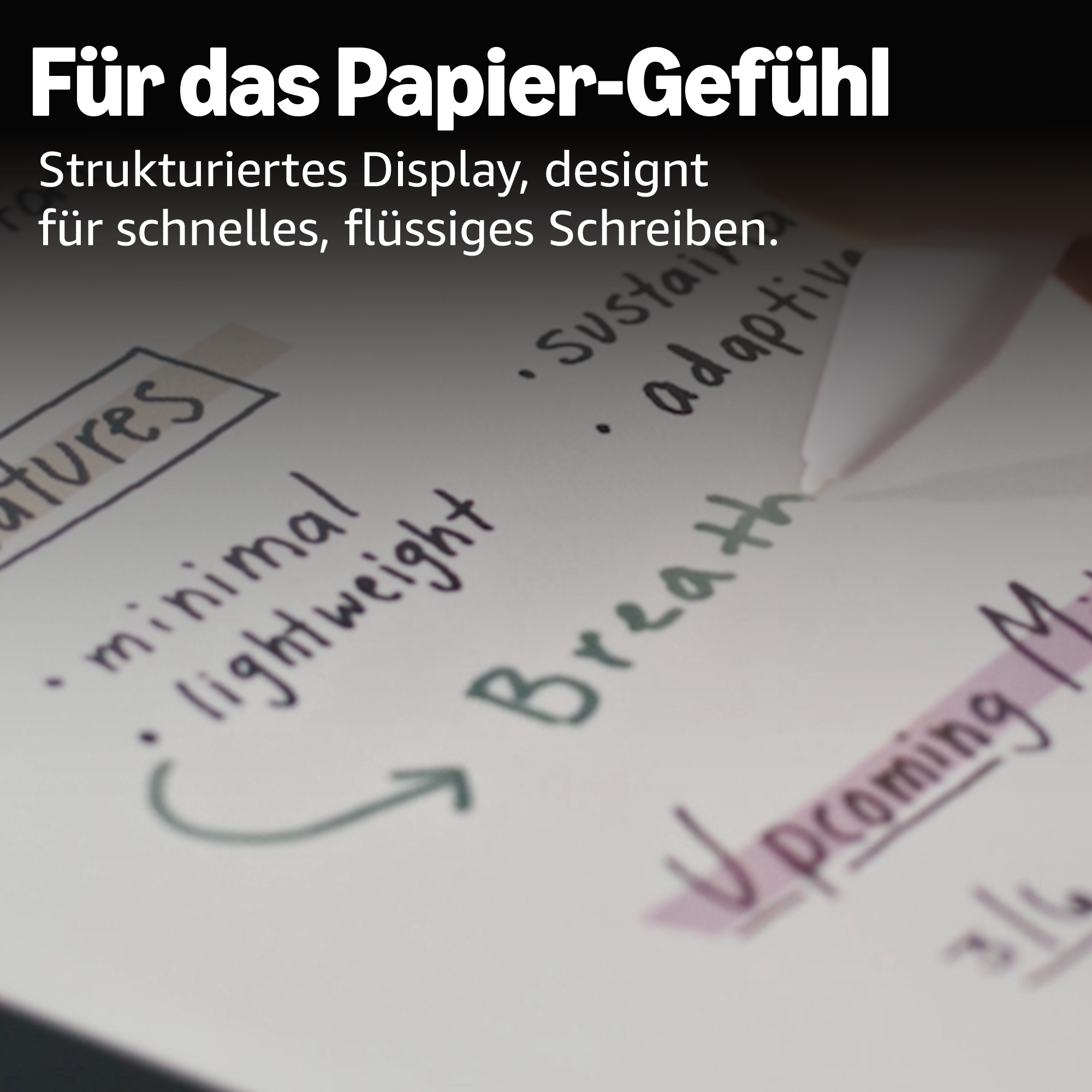 Ein Stift schreibt auf einer Notiz mit "minimal", "lightweight", "Breath".